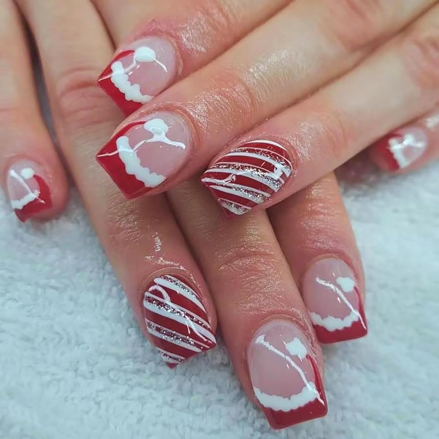 GGDECA Christmas French Tip Press on Nails Short Fake Nails