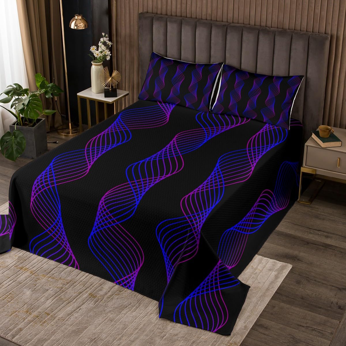 Couvre-lit enfant bleu et violet matelassé à rayures pour simplifier le lit au quotidien