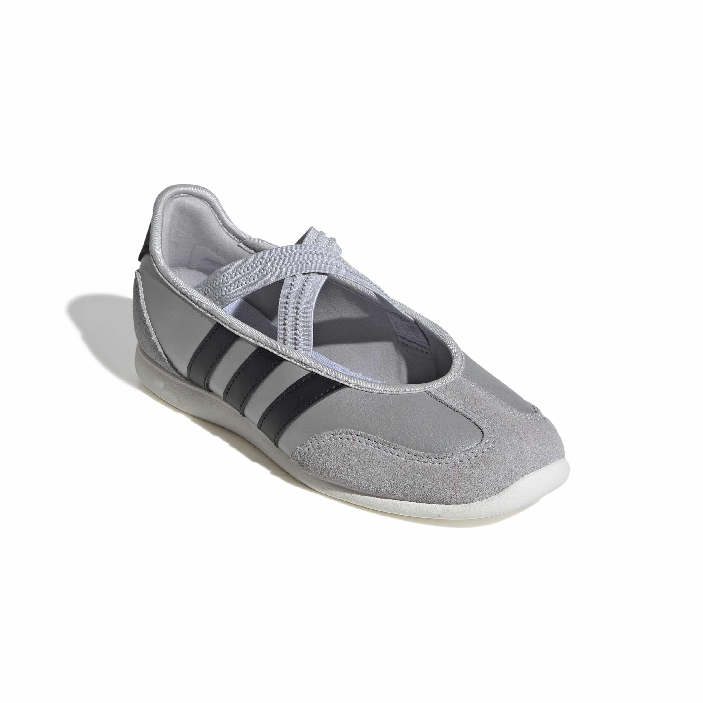 adidas Women's Chaussure BARREDA Mary Jane