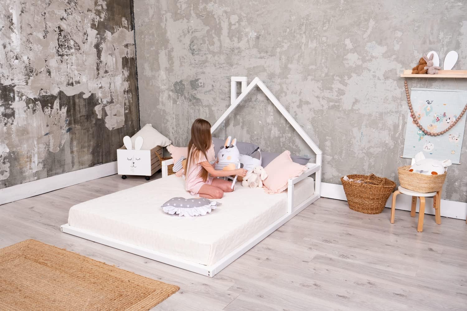 Toddler Floor Bed Made in Europe from Alder Wood, 7 Colors Customizable Montessori Floor Bed for Toddlers, Kids Low Twin Bedframe Painted with Water Based Paint for Easy Access and Comfort (Model 3)