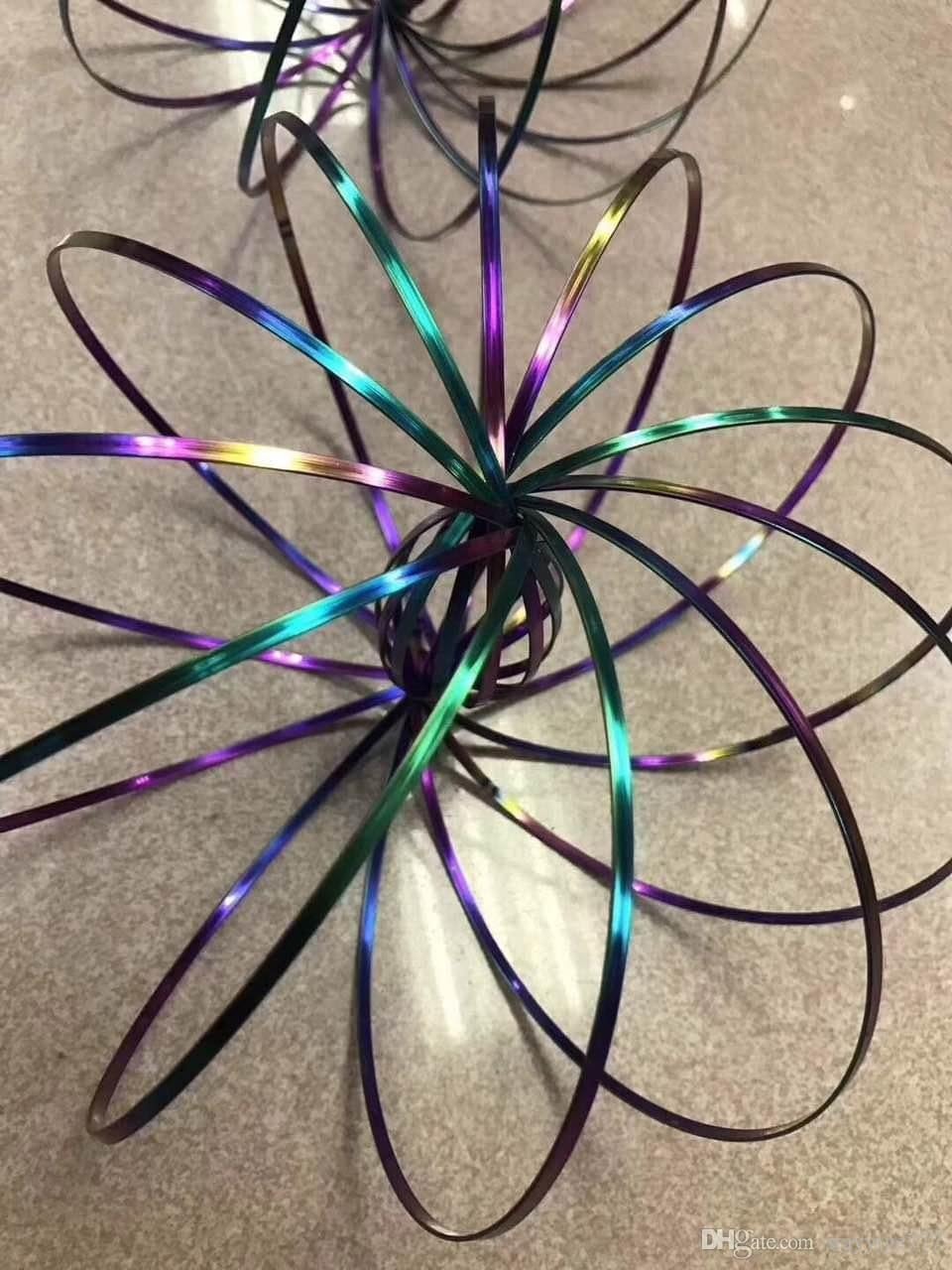 SHATCHI Infinity Arm Spring Slinky Juggle Dance 3D Magic Flow Ring Stainless Steel Hand Fidget Spinner Interactive Kinetic Decompression Toys for Kids Adults, Rainbow