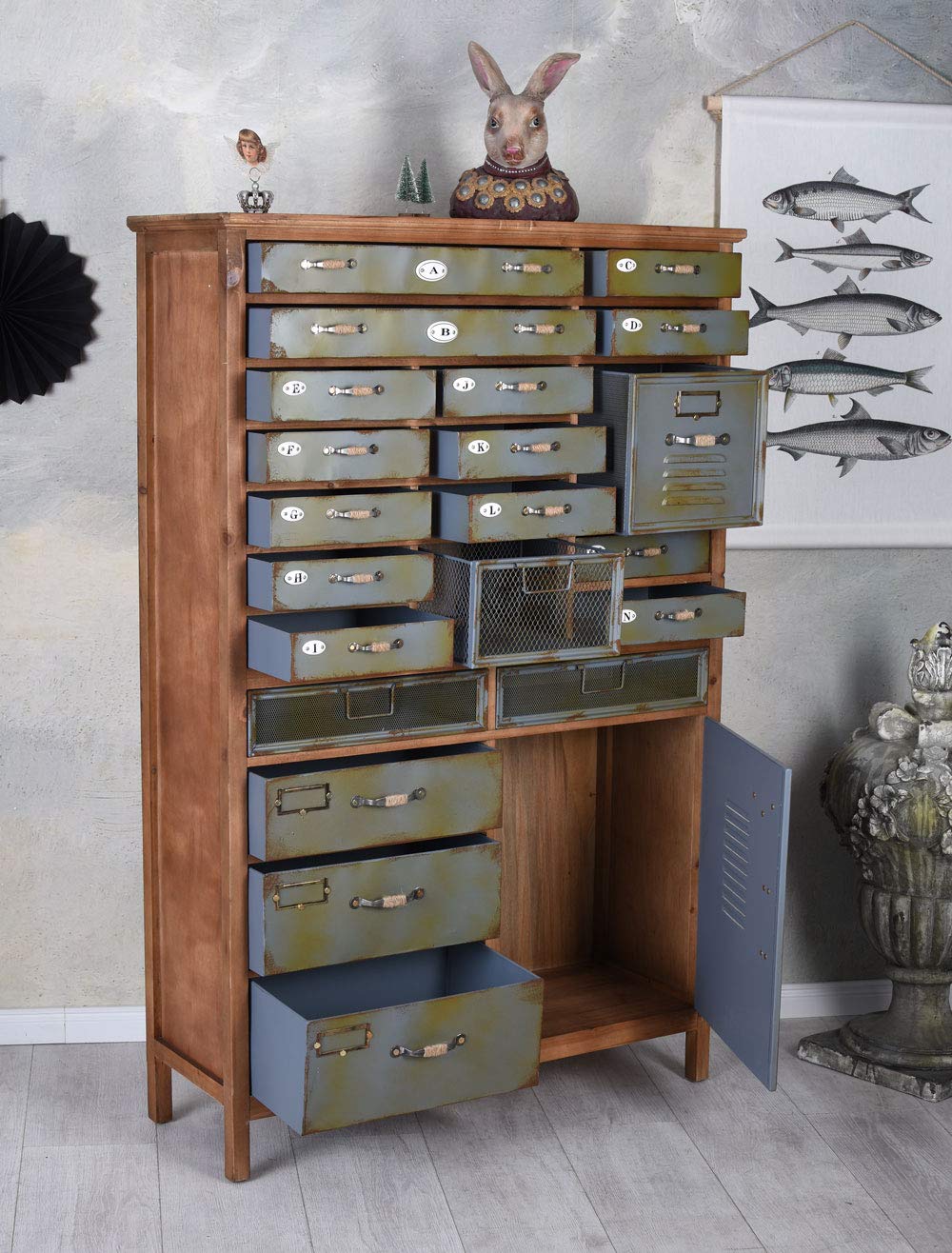 Cabinet d’apothicaire en chêne hollandais, années 1930