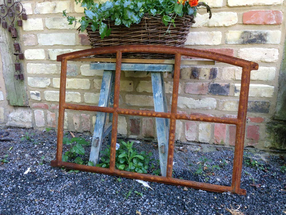 Antikas | Eisenfenster mit Stichbogen | 60 x 83 cm | Stallfenster in antiker Form