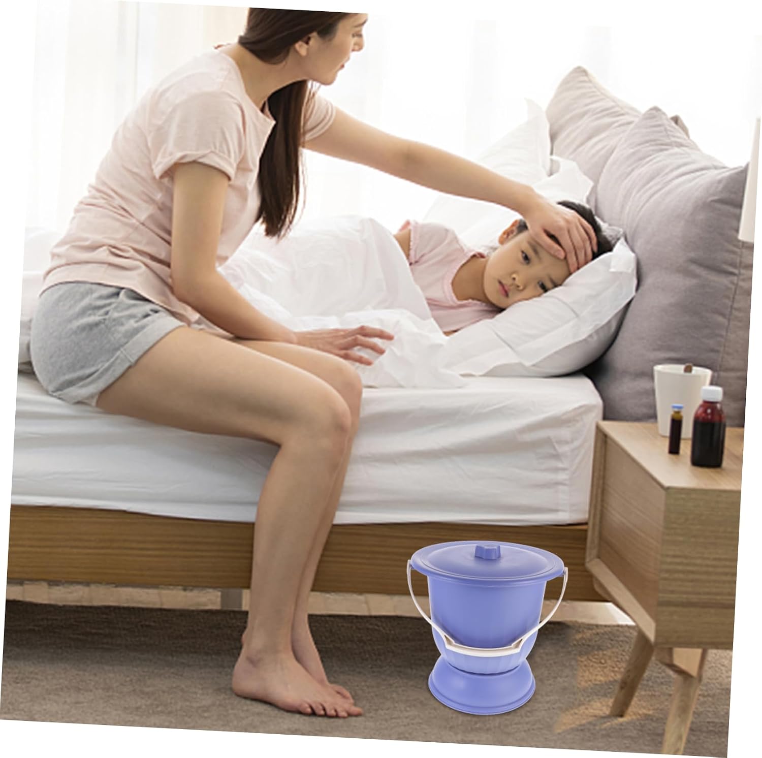 Portable Urinal Pot for Women Adult Potty Night Urine Pot Handheld Potty Pregnancy Must-Have Random Color