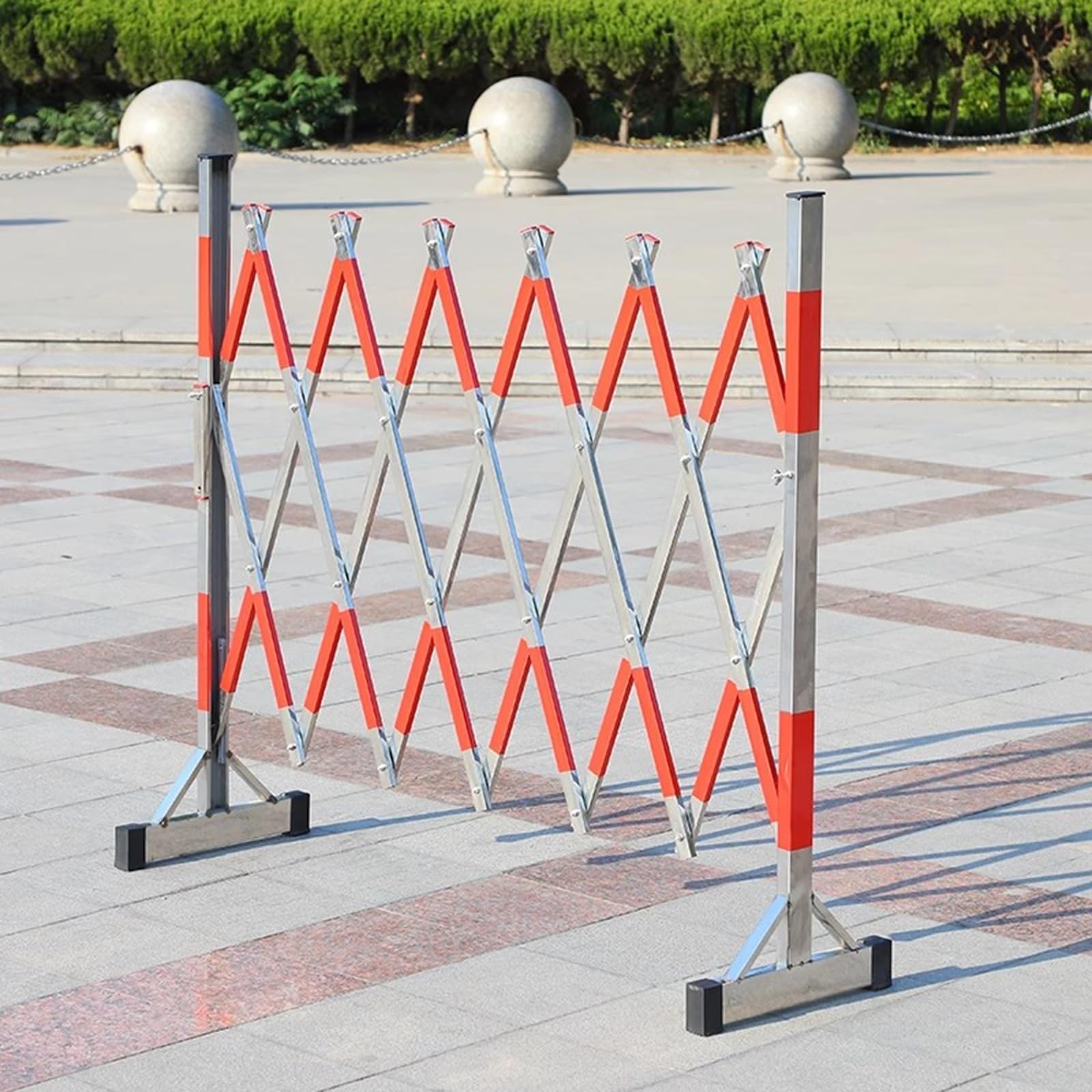 MYUYEE Expandable Stainless Steel Accordion Security Door, Mobile Barricade Retractable Folding Traffic Fence For Flexible Crowd Control(A-1.2X2.5M)