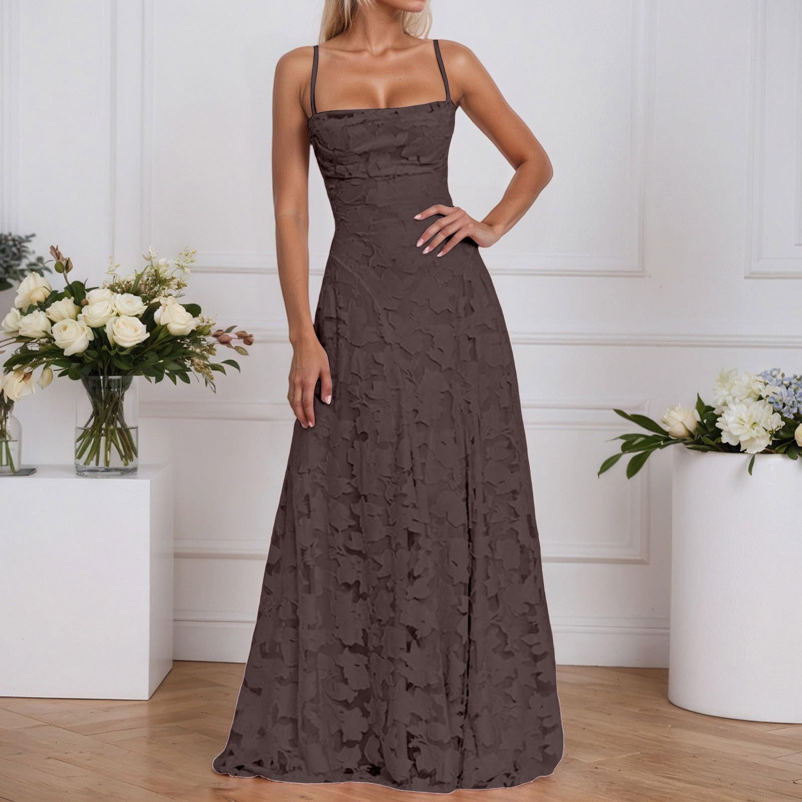 Vestido Casual de Verano sin Mangas, Escote en V, Ajustado, con Abertura Lateral, Tirantes y Espalda Descubierta, Ideal para Fiestas y Discotecas. Un Atuendo Elegante.