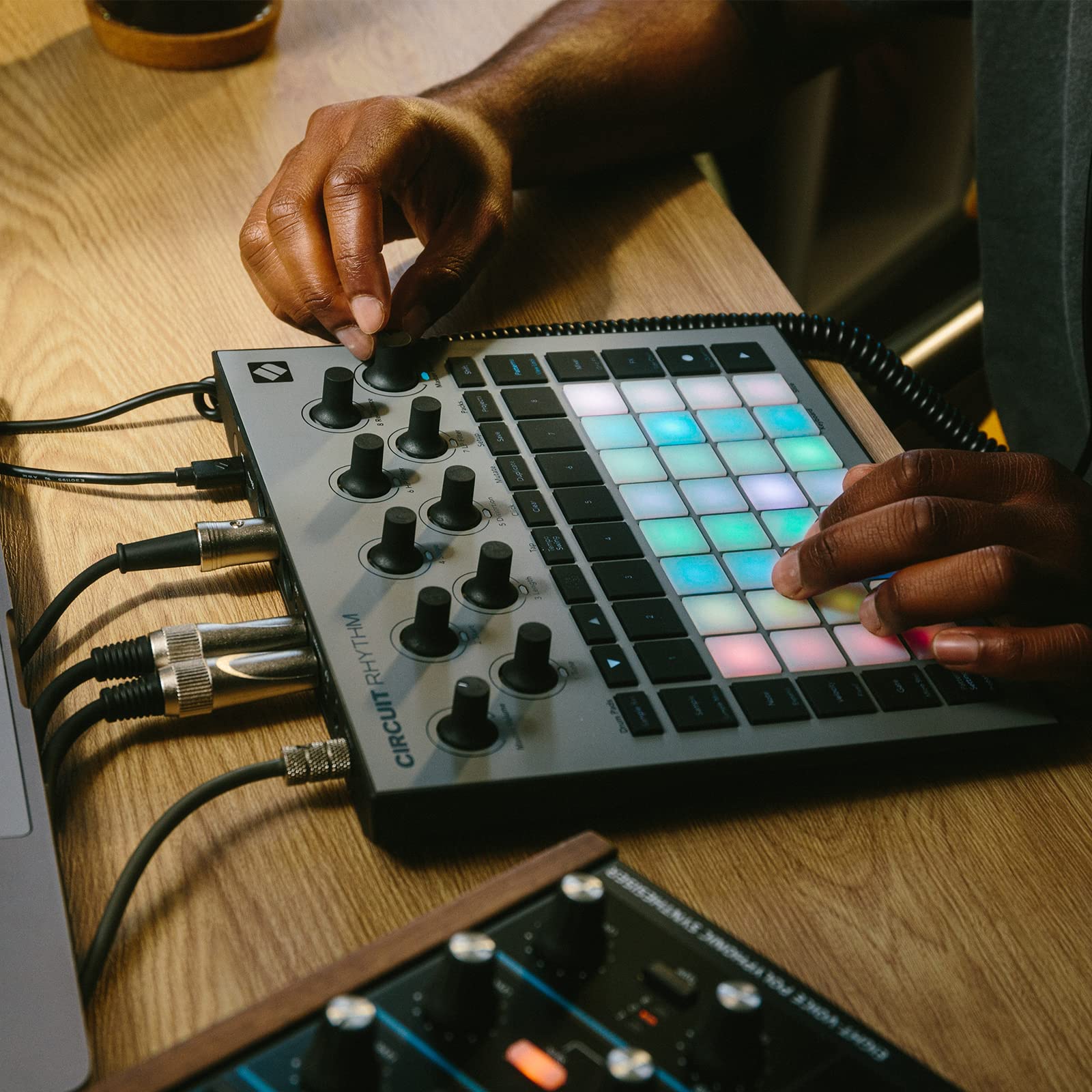 Amazon.com: Novation Circuit Rhythm: Sampler and groovebox with 