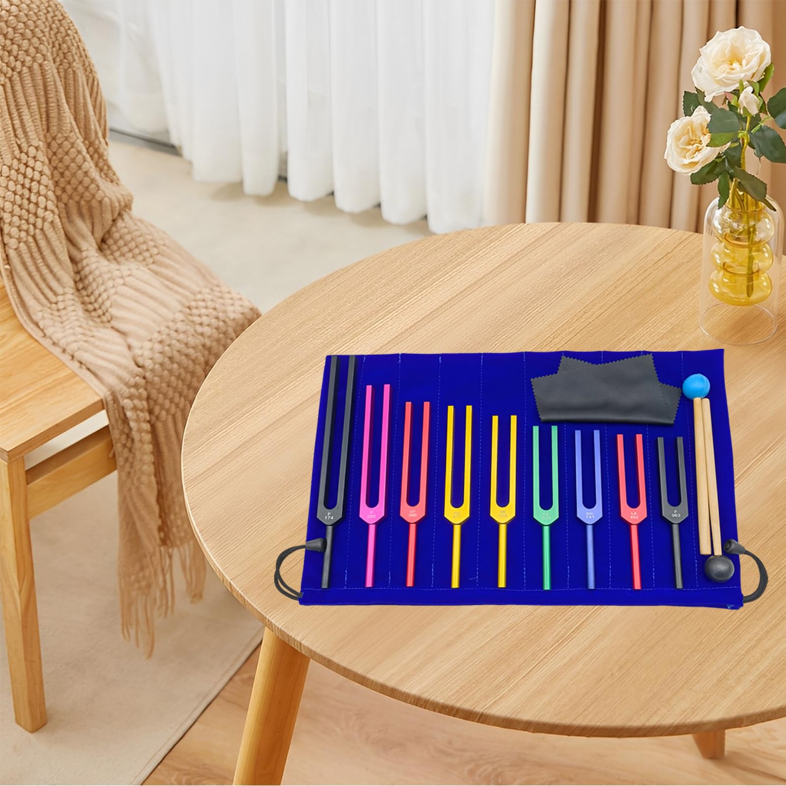 Diapasón Solfeggio, Set de 9 Diapasones de Colores en Aleación de Aluminio con 2 Martillos de Silicona, para Yoga y Relajación (174 Hz, 285 Hz, 396 Hz, 417 Hz, 528 Hz, 639 Hz, 741 Hz, 852 Hz, 963 Hz)