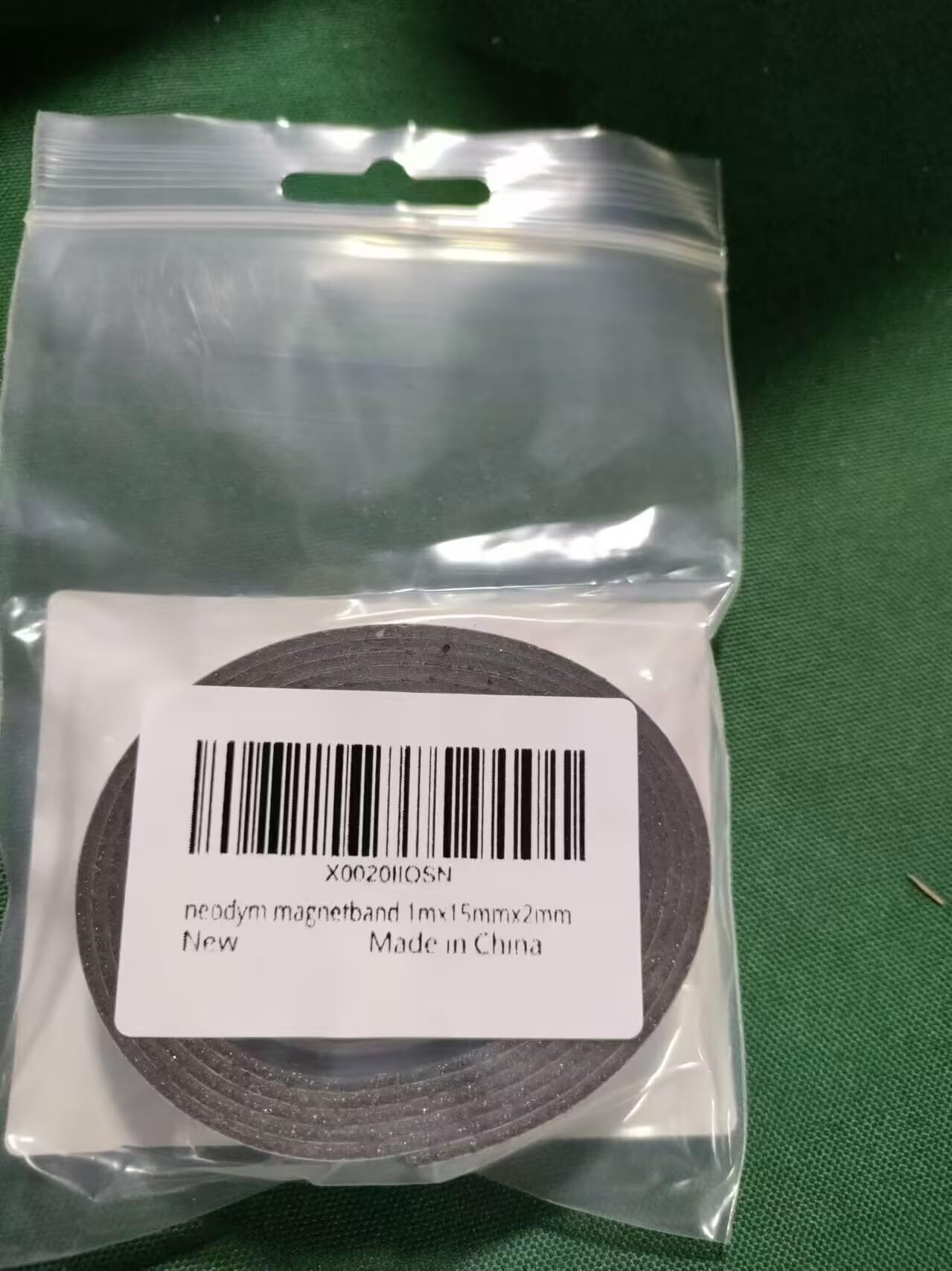 Neodym Magnetband selbstklebend stark, Extra Stark Magnetklebeband mit starkem 3M-Kleber (30 mm x 1 m lang)- magnetstreifen selbstklebend stark Perfekt für DIY, Kunstprojekte, Whiteboards