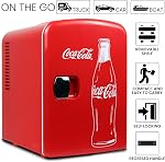 Coca-Cola Bouteille de coke classique 4L Mini Réfrigérateur 12V DC et 110V AC Cordons, 6 Refroidisseur portable, réfrigérateur de voyage personnel pour collations Déjeuner, bureau d'accueil du bureau de bureau Dorm, rouge, fabriqué au Canada