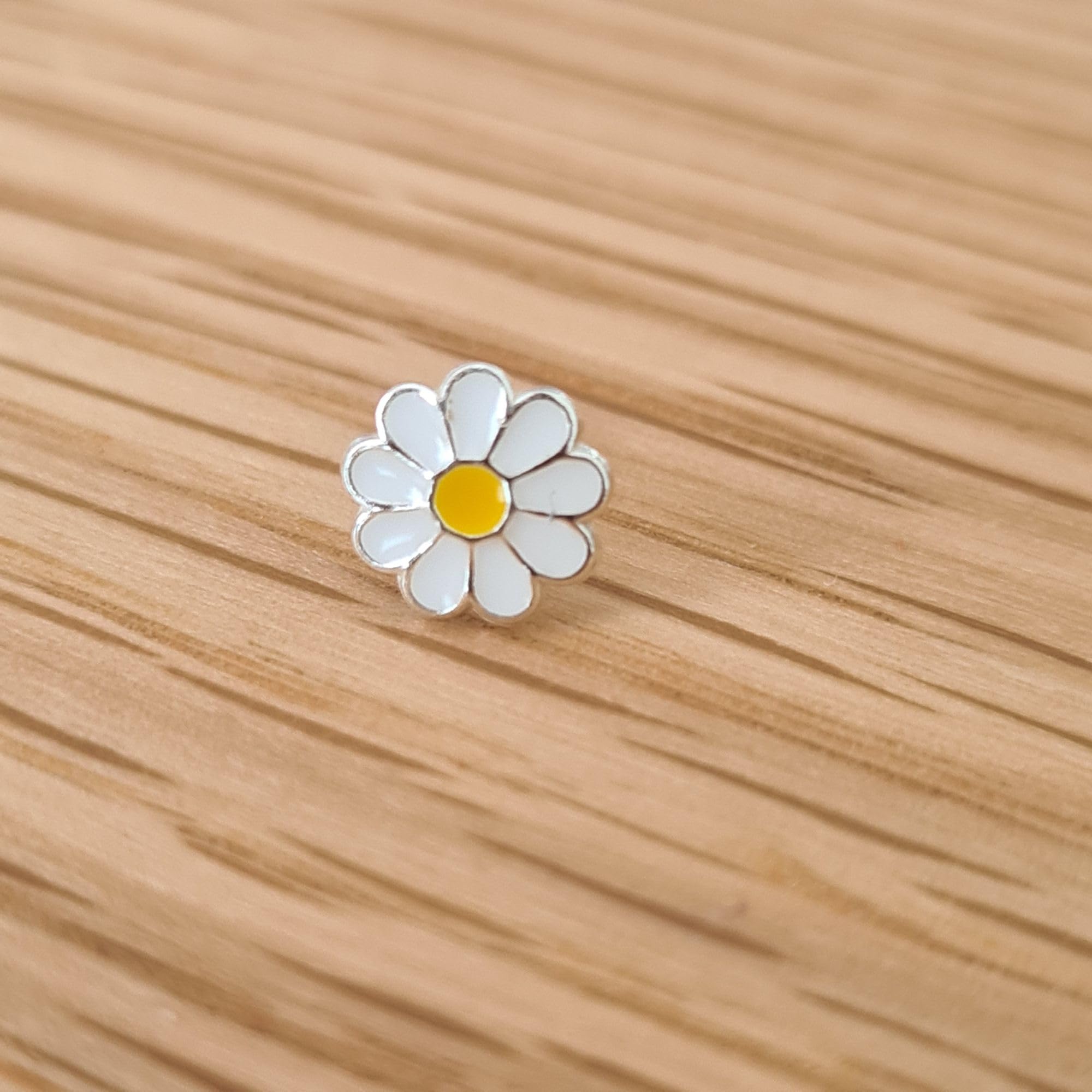 Boucles d’oreilles marguerites en argent 925 avec fermoirs à vis pour fille – hypoallergéniques et sans nickel – idée cadeau de noël et anniversaire
