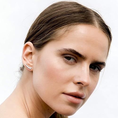 Miniatura 4 de PAVOI Aretes Trepadores con Tachuelas Chapados en Oro de 14K con Circonita Cúbica para Mujeres - Aretes de Moda Trepadores de Flecha con Diamantes