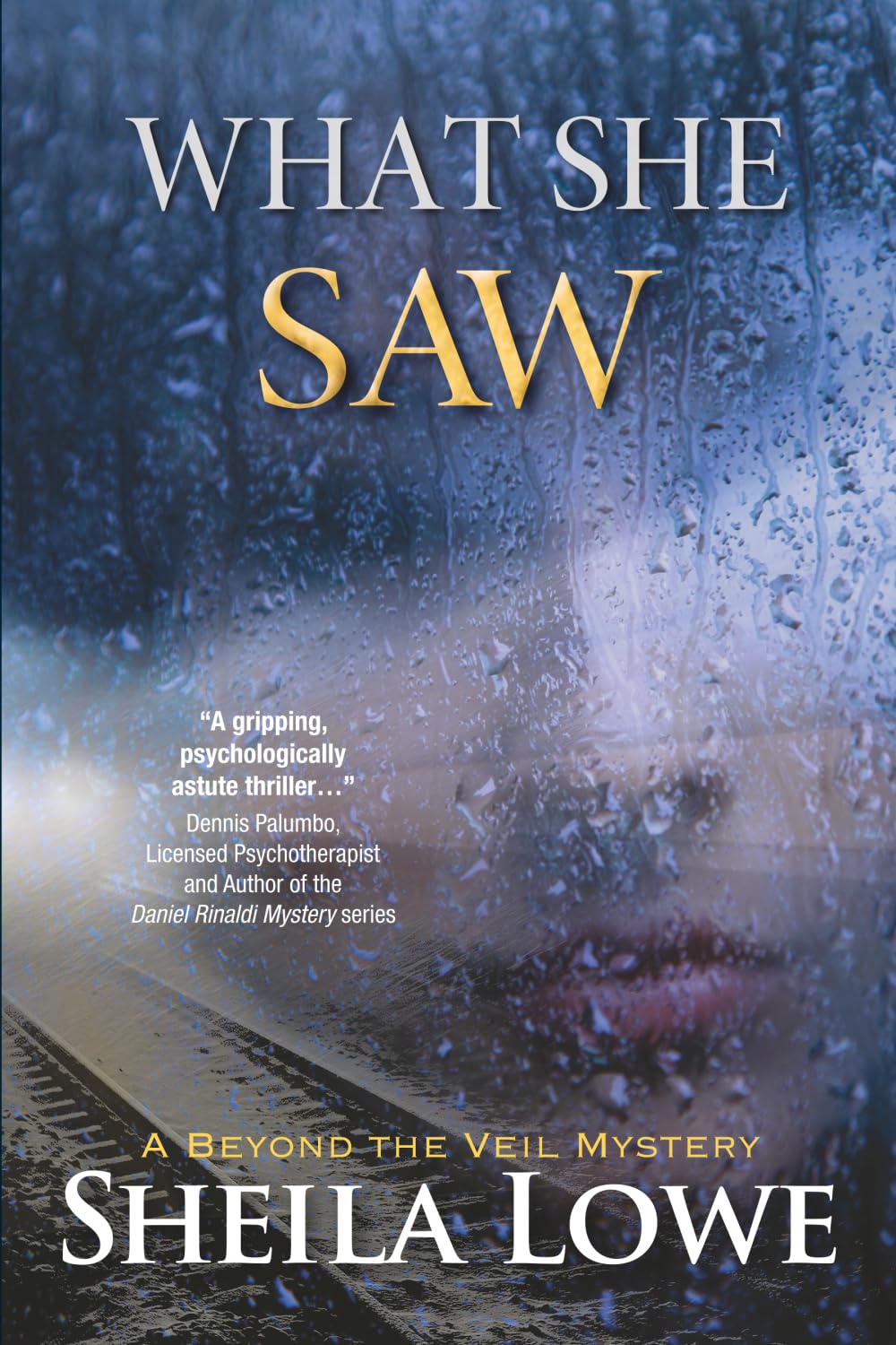 What She Saw: 1 (Beyond the Veil Mystery)