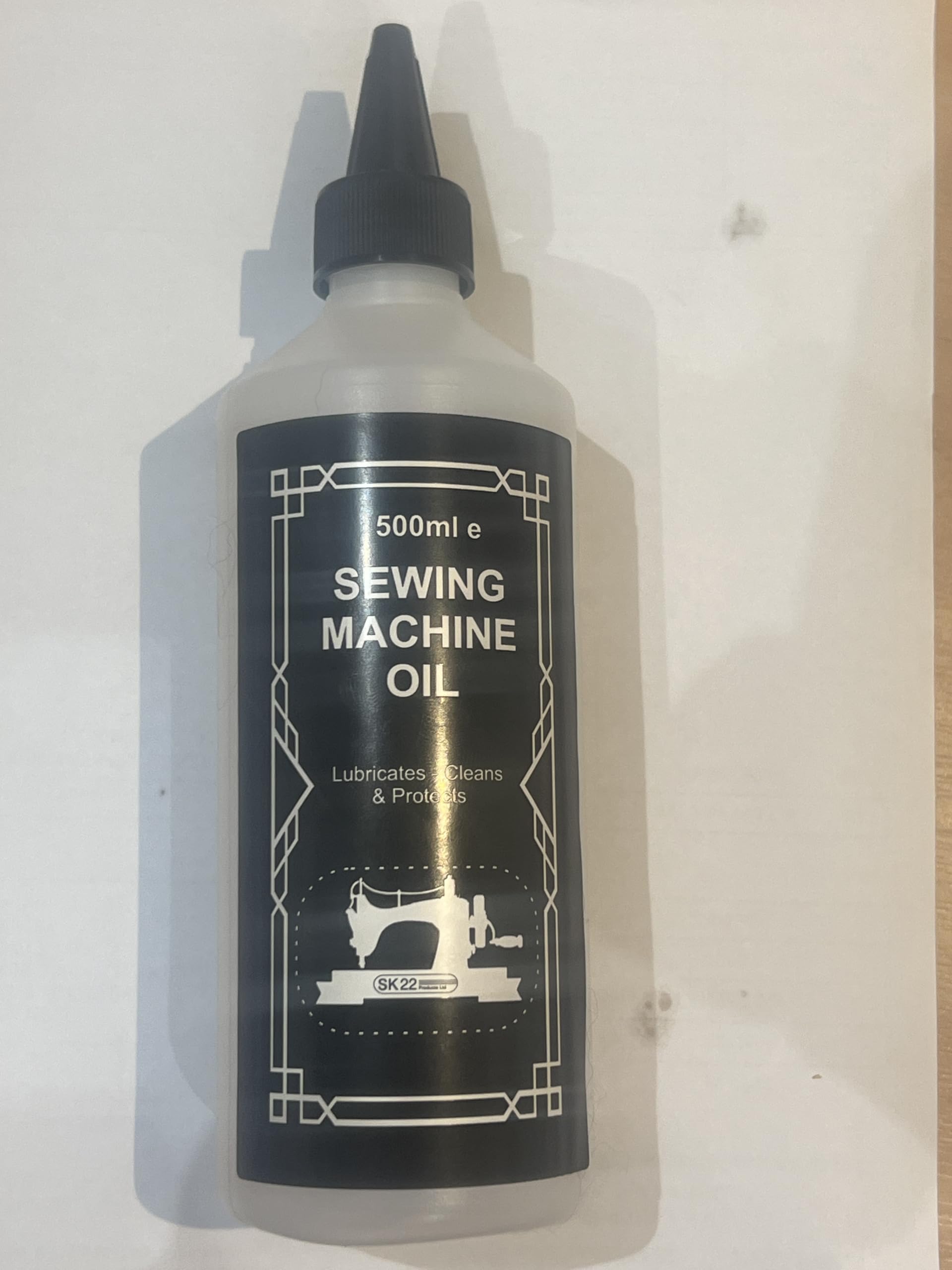 White Sewing Machine Oil, Colorless and Odorless, Stain Less Noticeable, Easy Cleanup, 500ml