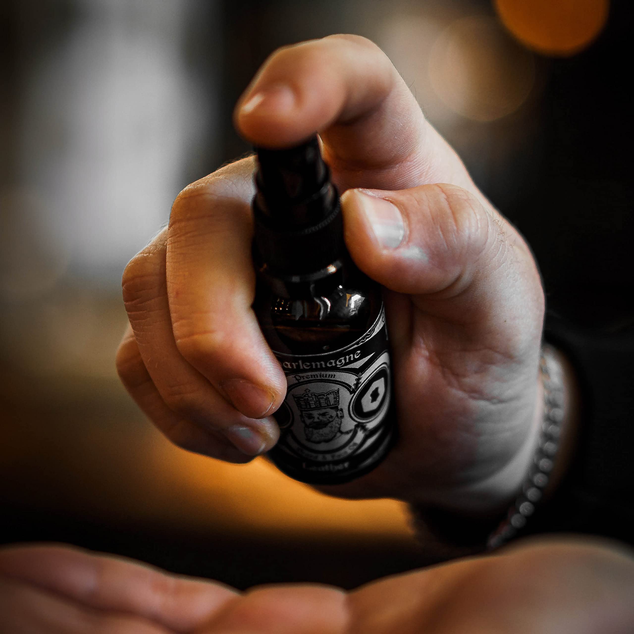 Charlemagne Bartöl für Herren - 3x 30 ml, Leder Duft | Vegane Naturkosmetik Bartöl Herren Unterstützt Bart Styling mit Mattes Finish - Made in Germany