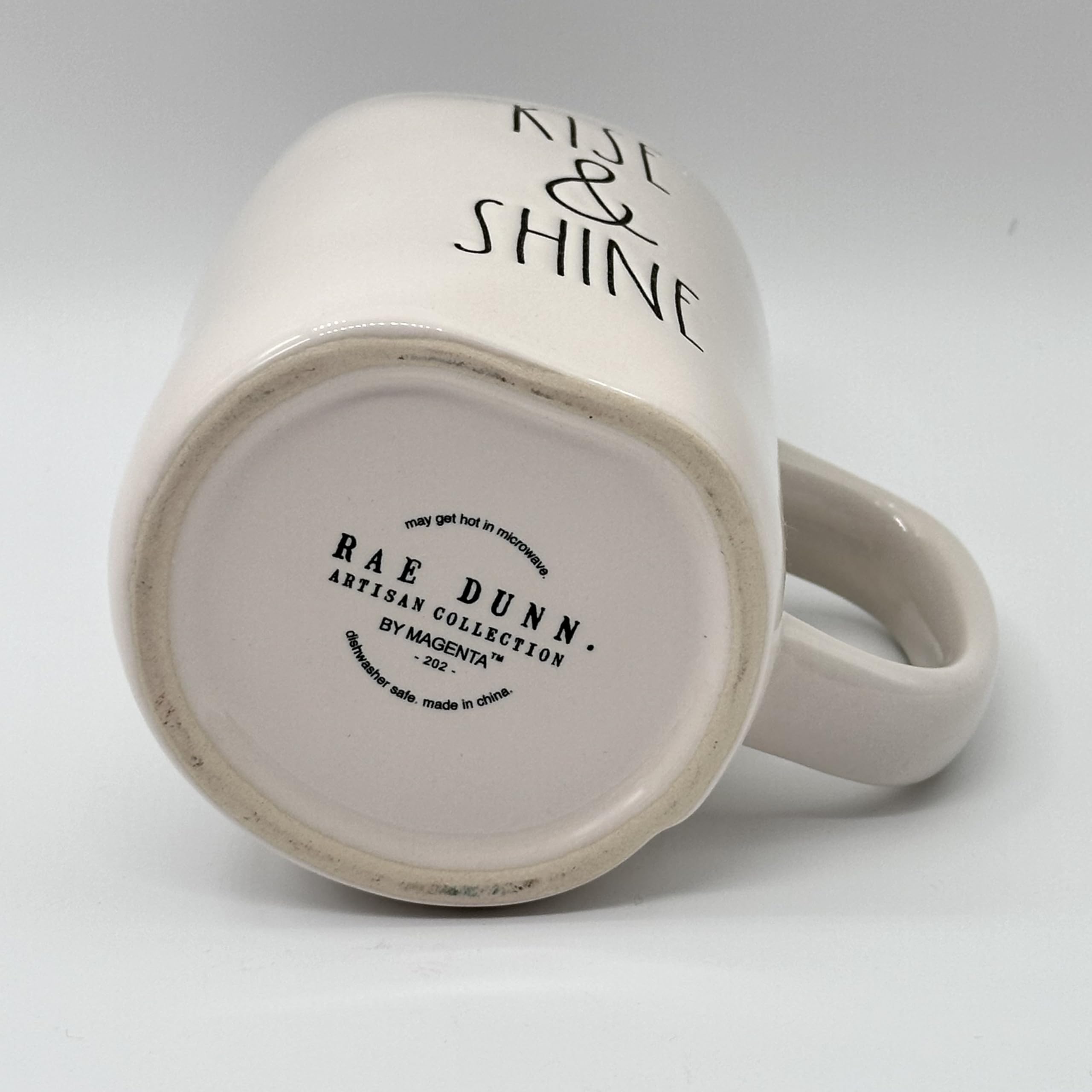 Coppia di vasi con coperchio francesi in ceramica bianca riccamente de