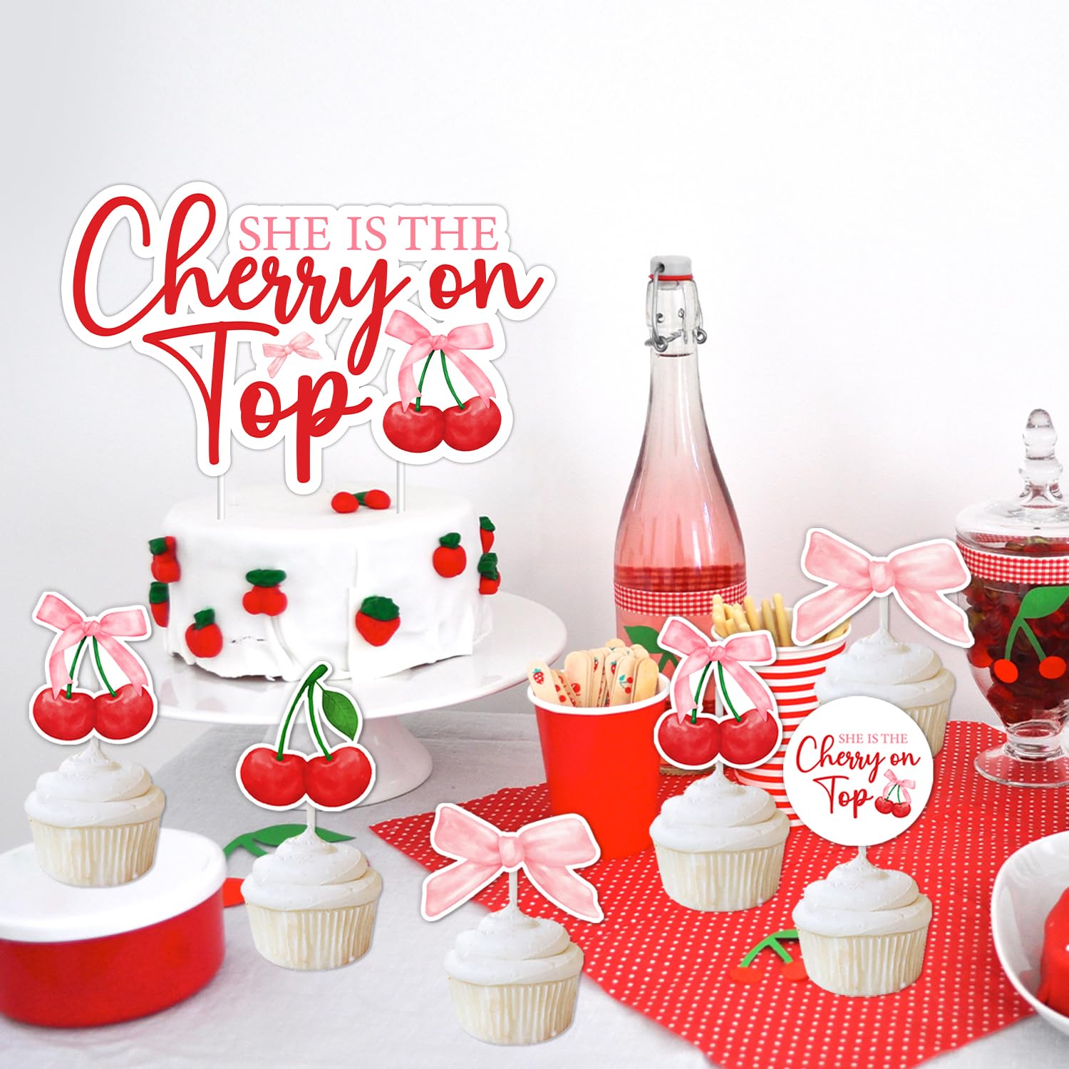 Chipolata Taart, één Van De Toppers In Ons Assortiment! Luchtige Cake Met Amarena
