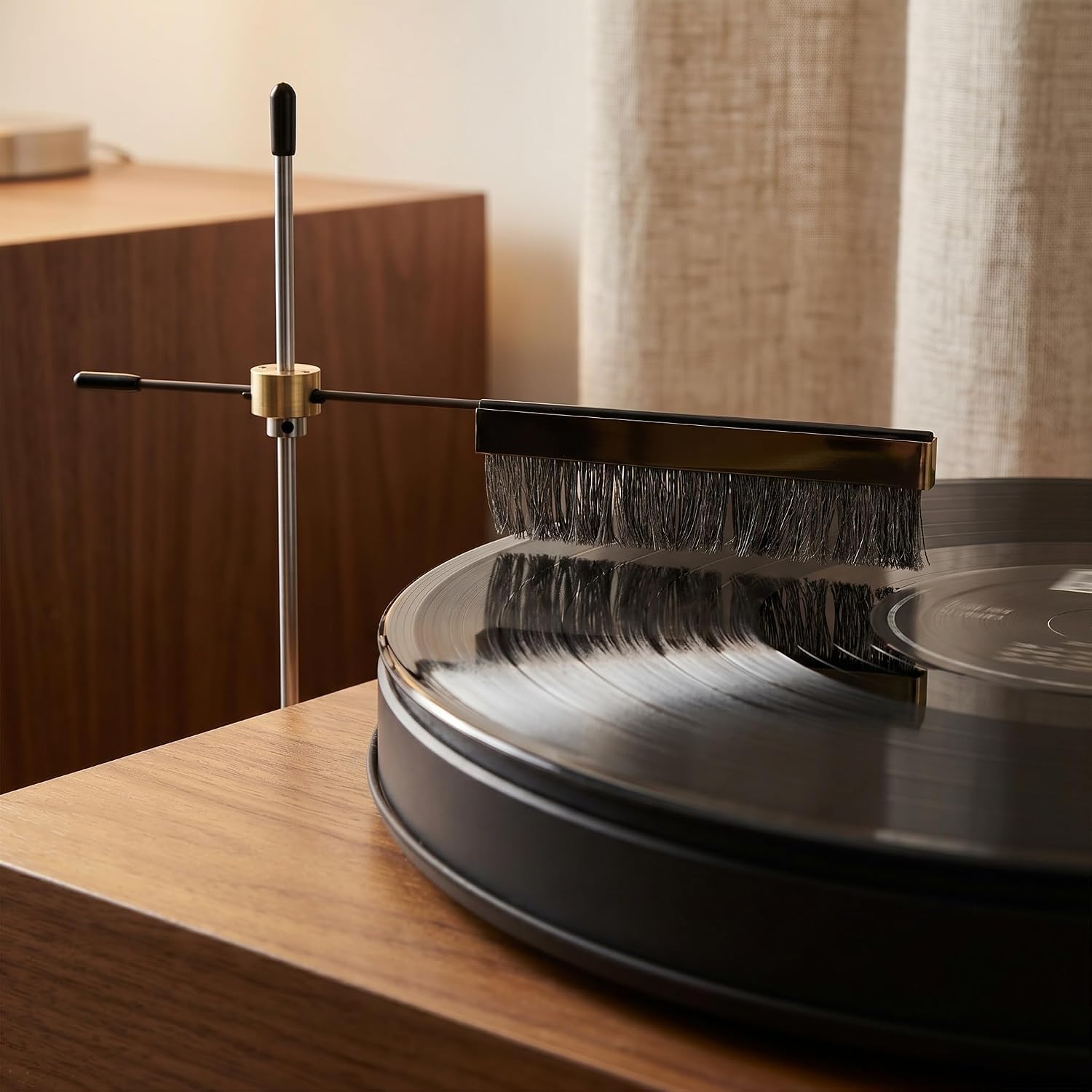 Spazzola Antistatica per Dischi, Spazzole per La Pulizia di Dischi in Vinile Hi-Fi, Braccio di Pulizia per Giradischi Senza Contatto, Altezza Regolabile, Rimuove Polvere E Elettricità Statica,