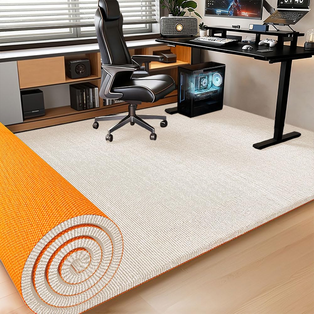 Tapis de chaise de bureau beige idéal pour le télétravail à la maison