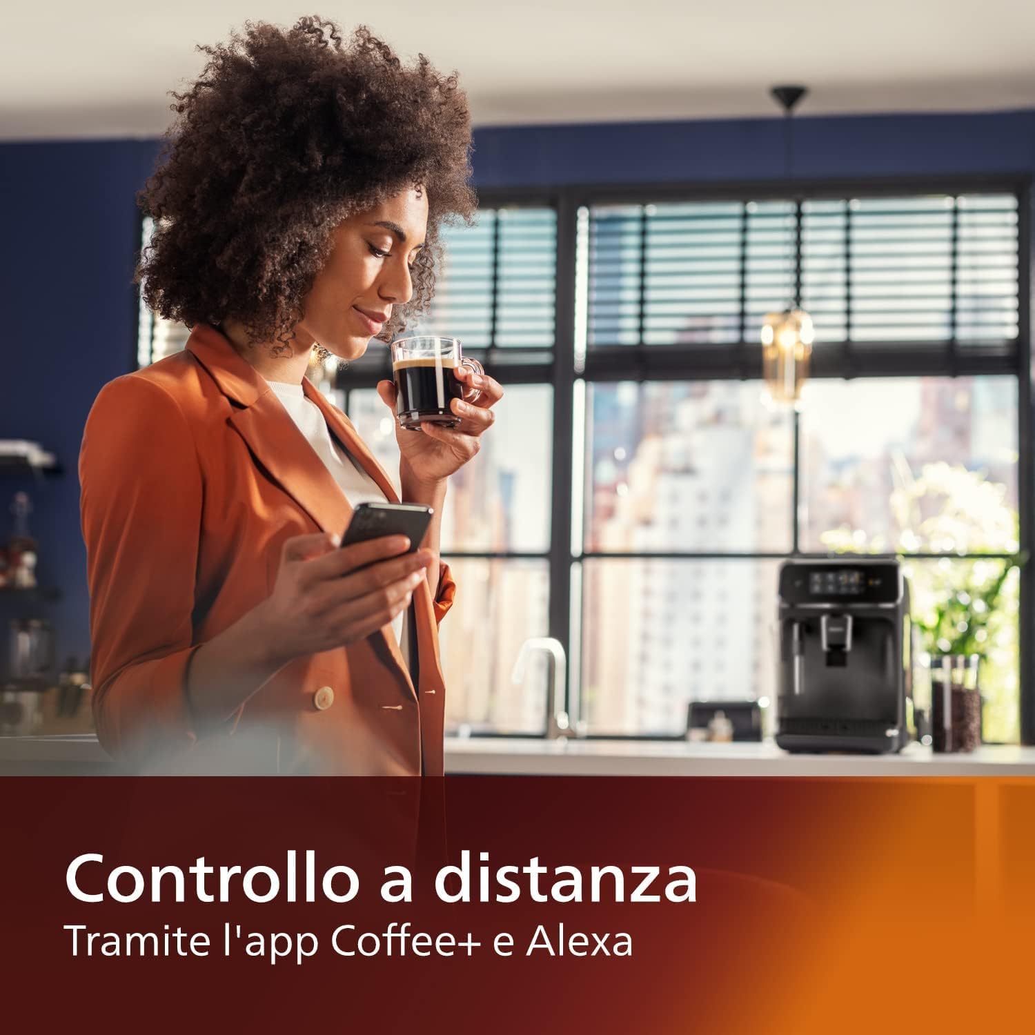 Philips Macchina da caffè automatica Series 2200, 2 bevande, Pannarello classico, Macine 100% ceramica, Display touch intuitivo, Filtro AquaClean, My Coffee Choice, Nero Lucido (EP2220/10) [Classe di efficienza energetica A]