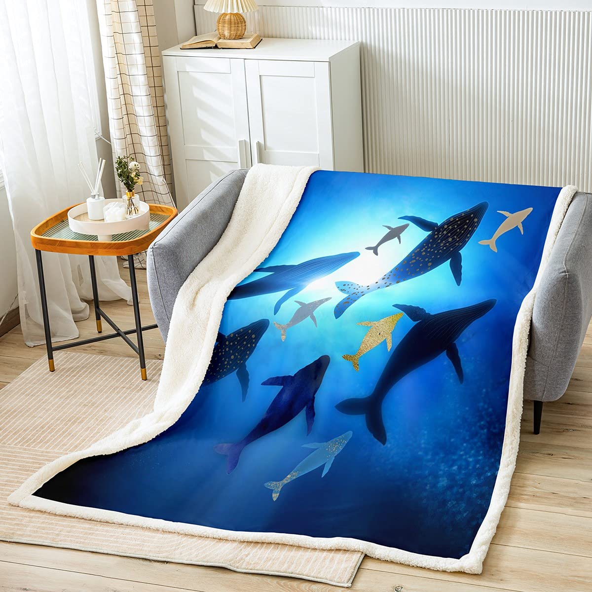 Couverture polaire requins 130x150cm plaid marine bleu doré en sherpa pour lit enfant
