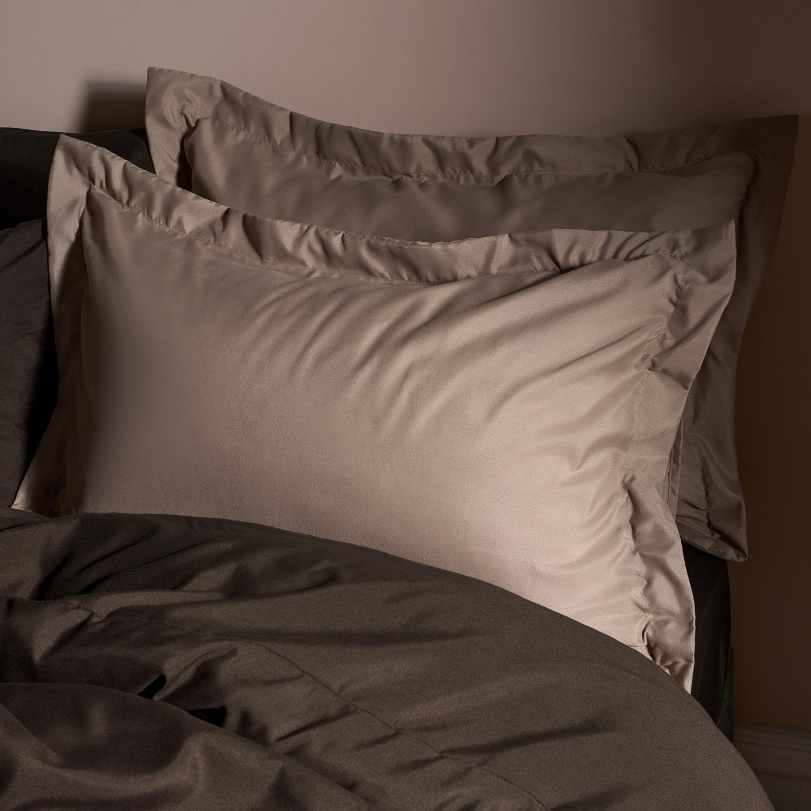 OHS Bedding Pillow Cases 2 Pack, Ultra Soft Breathable Microfibre Oxford Cover with Envelope Closure Wrinkle & Fade Resistant Hotel Quality Standard Size Oxford Pillowcases, Natural - 50 x 75cm