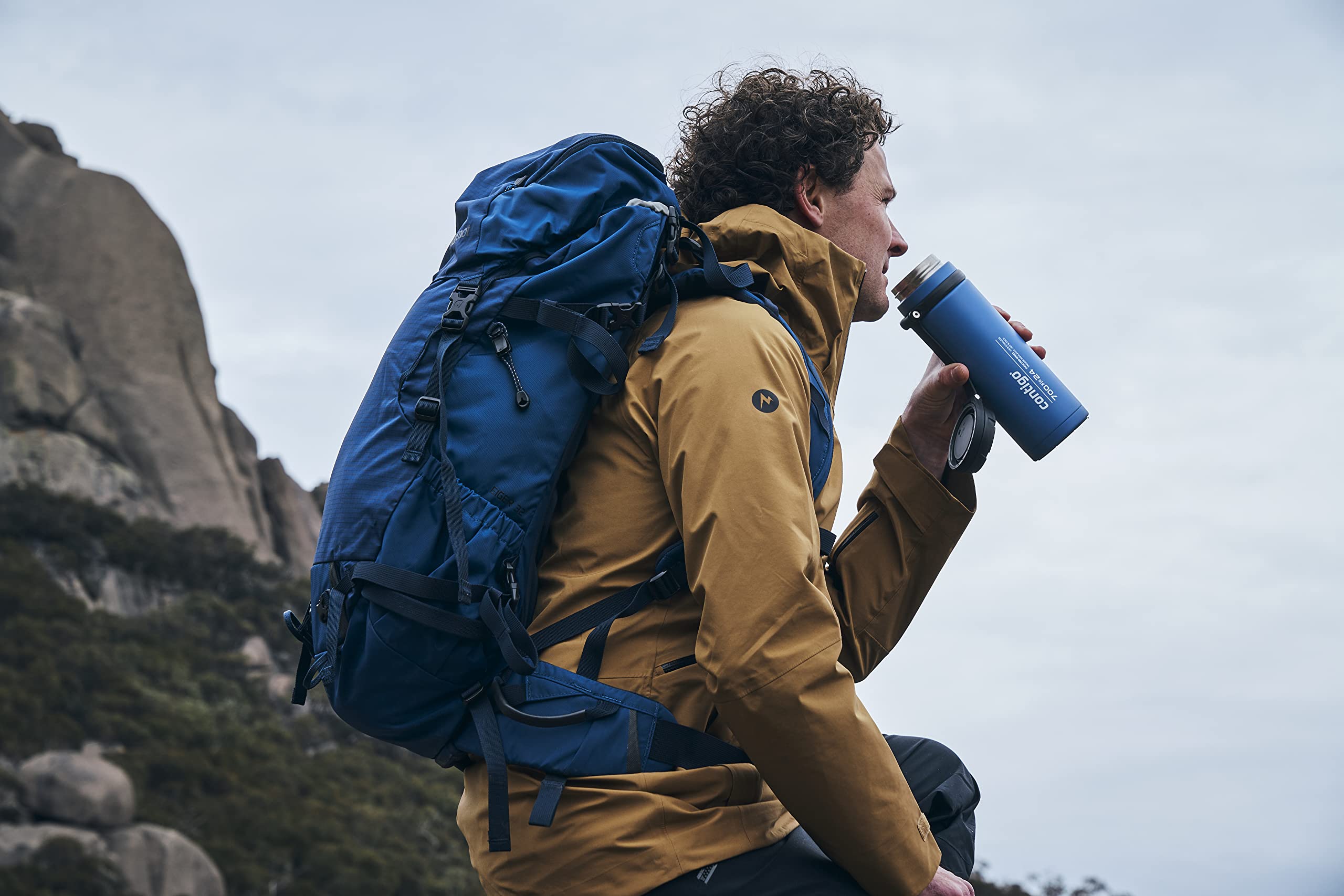 Contigo Fuse Botella de Agua Acero Inoxidable | 100% antiderrame | con tapa de rosca ancha | mantiene las bebidas frías hasta 30 horas | botella aislada premium para exteriores | 700 ml | Bluecorn