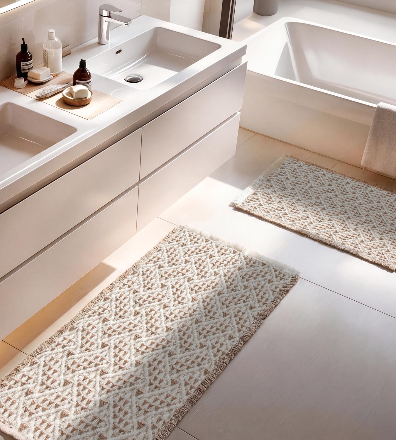 Set di 2 tappetini da bagno, 50 x 80 cm, antiscivolo, lavabili, stile boho, beige naturale