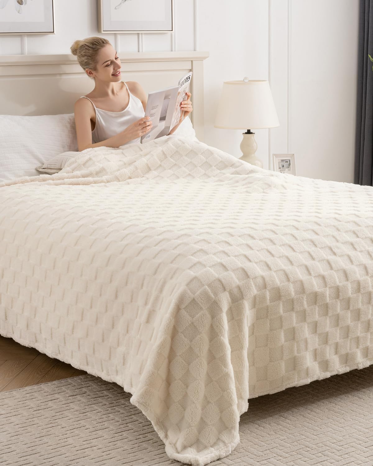 Amazon.com: Lussena King Size Blankets for Bed Lightweight, 300GSM ...