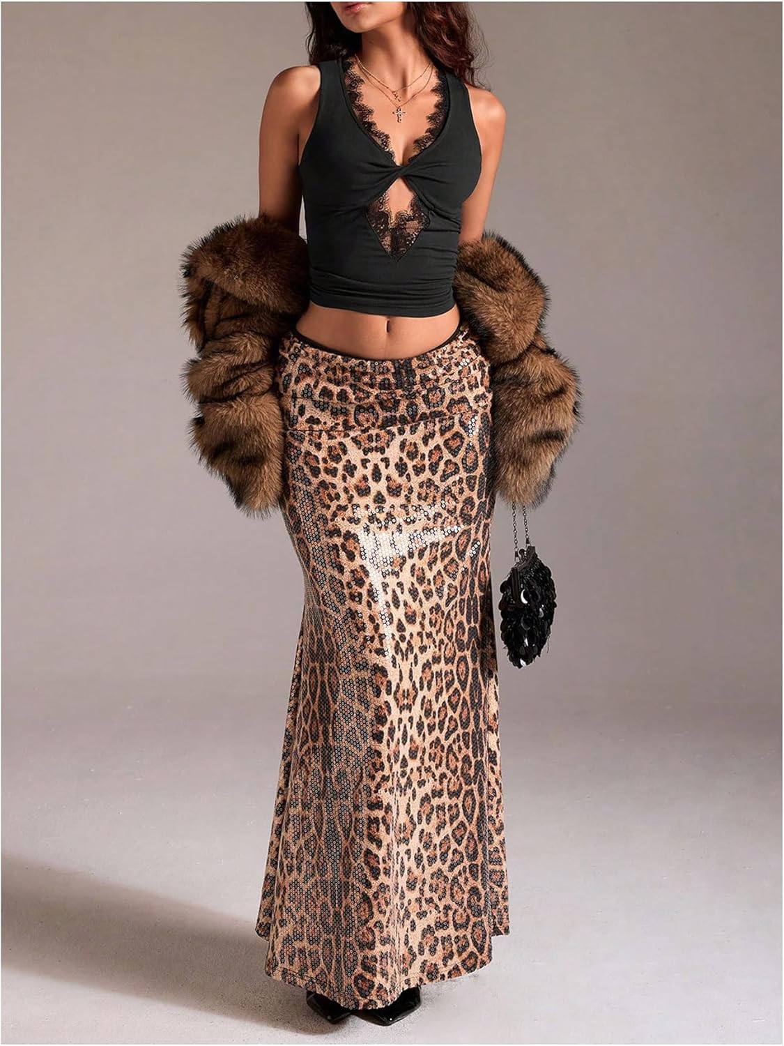 SweatyRocks Women's Lace Trim Twist Front Deep V Neck Tank Top Ruched Fitted Date Night Tops - Image 5