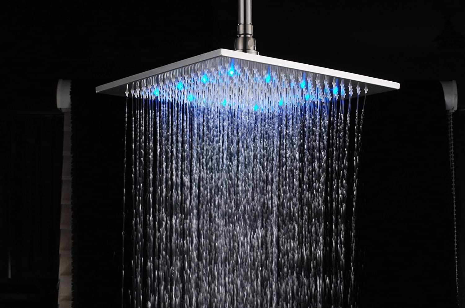 Nowoczesny 40 x 40 cm luksusowy prysznic deszczownica LED wbudowana głowica prysznicowa kwadratowa głowica prysznicowa 3 diody LED kolor: chrom