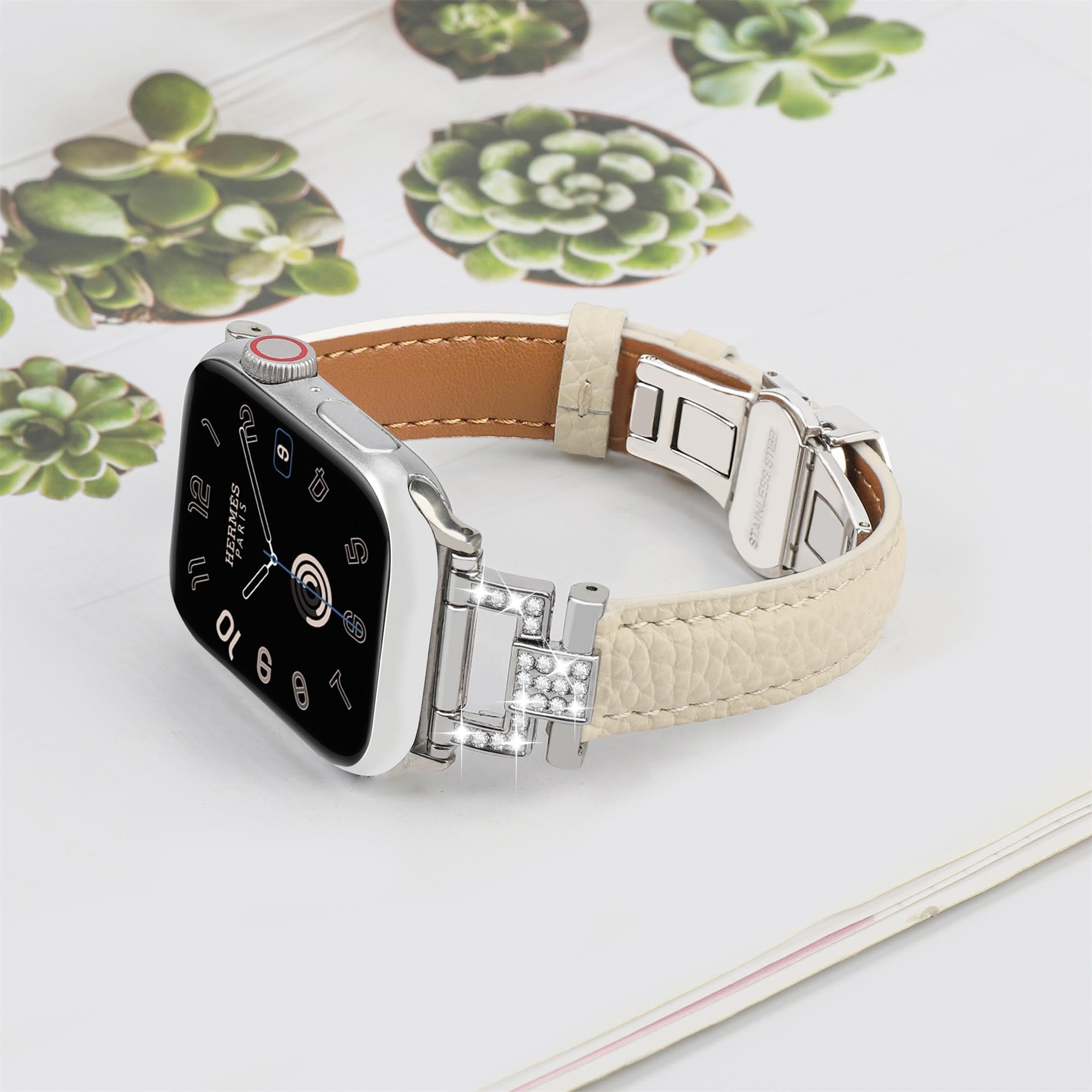 Bracelet en cuir de luxe compatible avec Apple Watch pour femme 44 mm, 45 mm, bracelet fin classique avec boucle papillon en métal pour iWatch Series 9 8 SE 7 6 5 4 3 2 1 blanc cassé