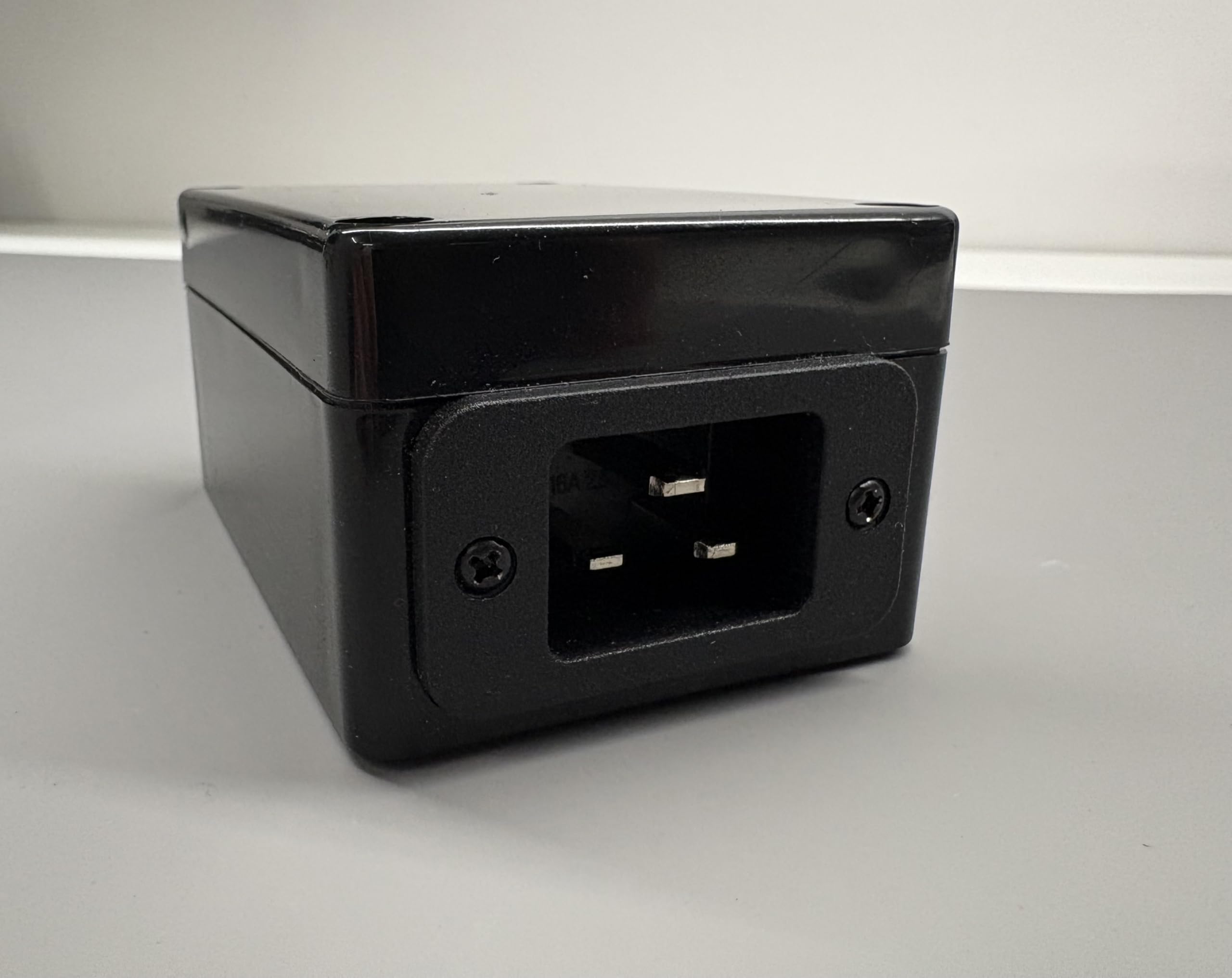Trigger 12V 230V 30A Prise IEC 16A Déclencheur d'alimentation amplificateur