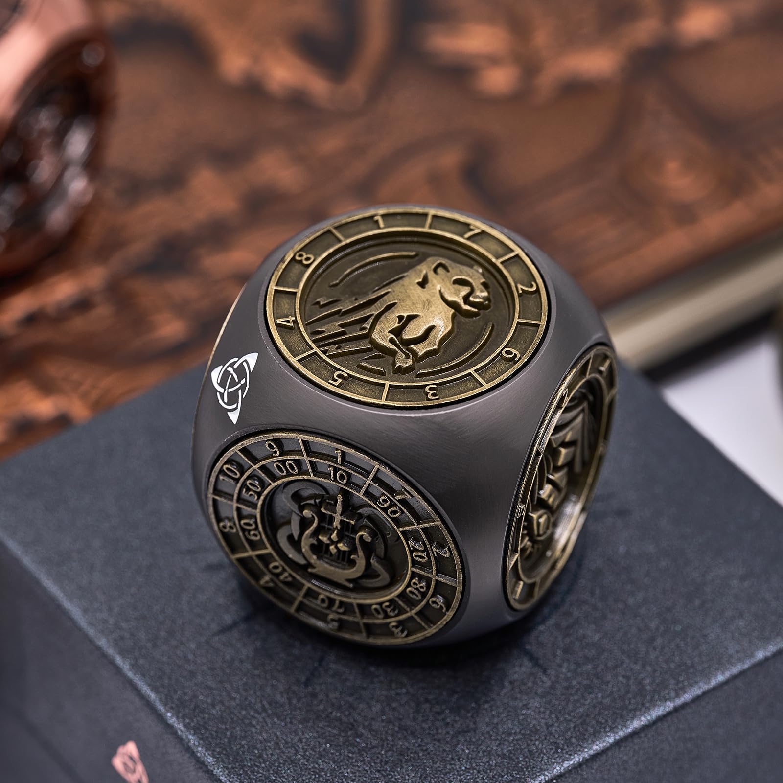 Dé Rotatif DND 7 en 1 en Métal, Dé 6 Faces pour Jeu de Rôle Donjon et Dragon, D4 D6 D8 D10 D12 D20 D00, Dé Spinner RPG avec Coffret Cadeau (Noir Bronze Mat)