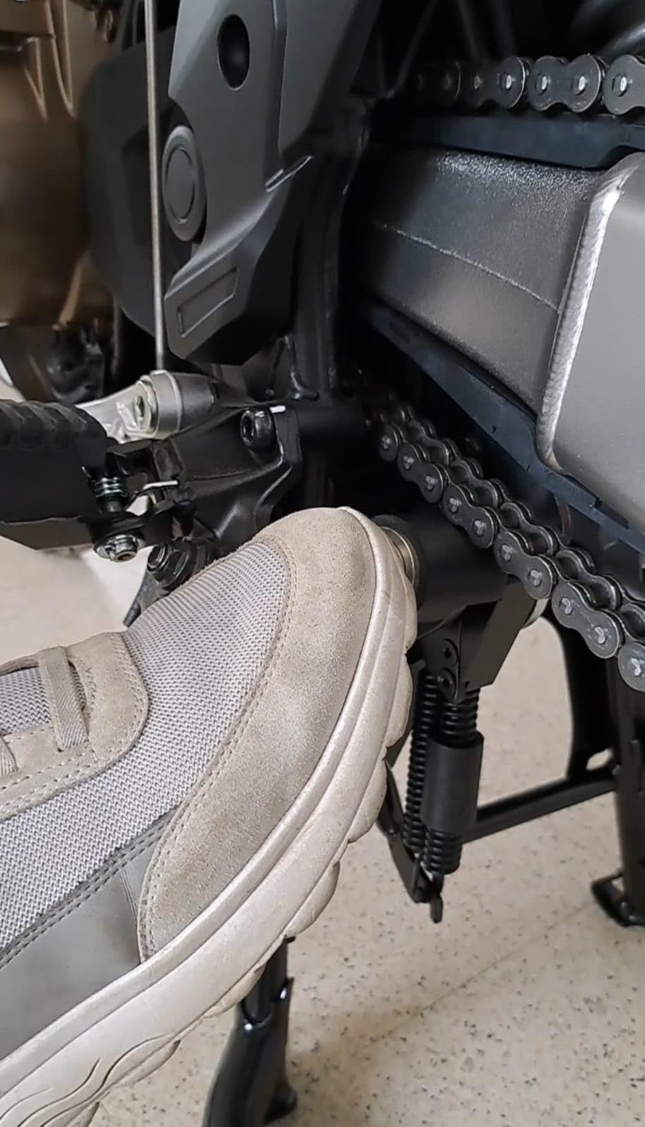 ANTIFURTO MECCANICO BLOCCA CAVALLETTO CENTRALE PER MOTO HONDA AFRICA TWIN IN ACCIAIO INOX E CHIAVE CODIFICATA - BLOCK BRAKE