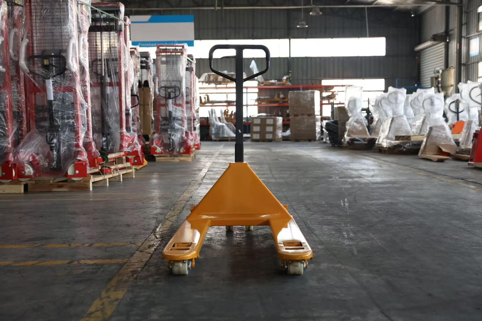 BF2000 Hubwagen | 2.000 kg Tragkraft | 1.150 mm Gabellänge | Nylon-Doppelrollen | Einlaufgabeln | Palettenhubwagen