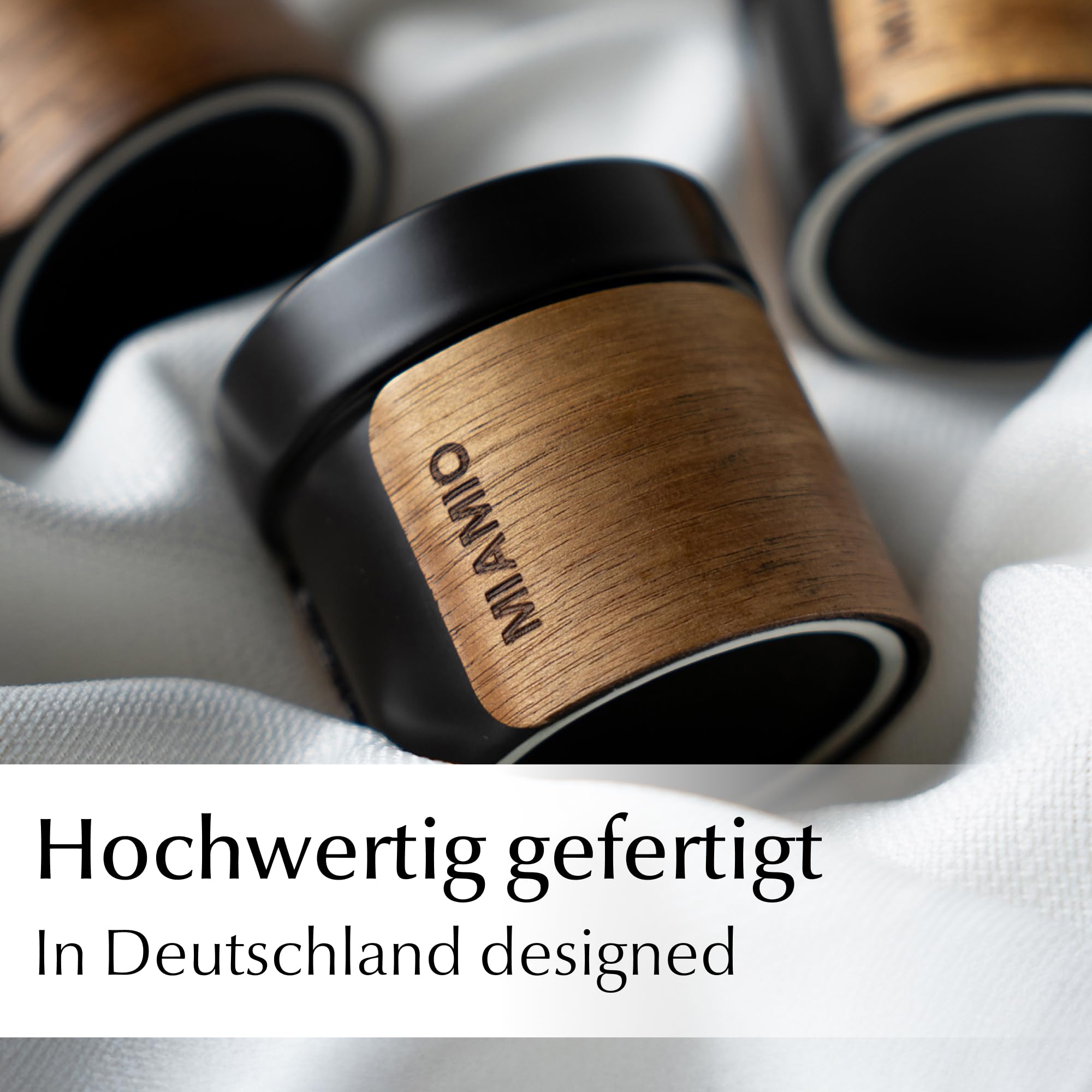 MIAMIO - Keramik Espressotassen/Espressobecher ohne Henkel (100ml)(Schwarz) | Kaffeebecher Keramik ohne Henkel, 4er Set Keramik Espressotassen / Tassen Set für Kaffee, Tee und Matcha mit Holzmanschette