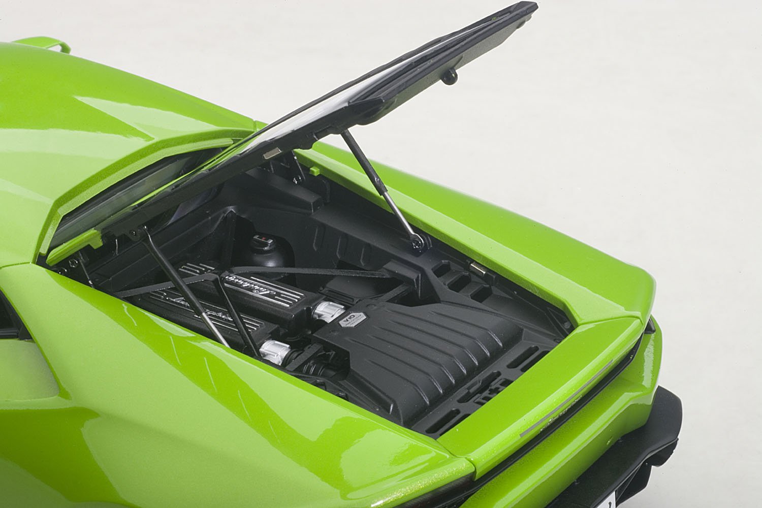 Amazon | AUTOart 1/18 ランボルギーニ ウラカン LP610-4 メタリック