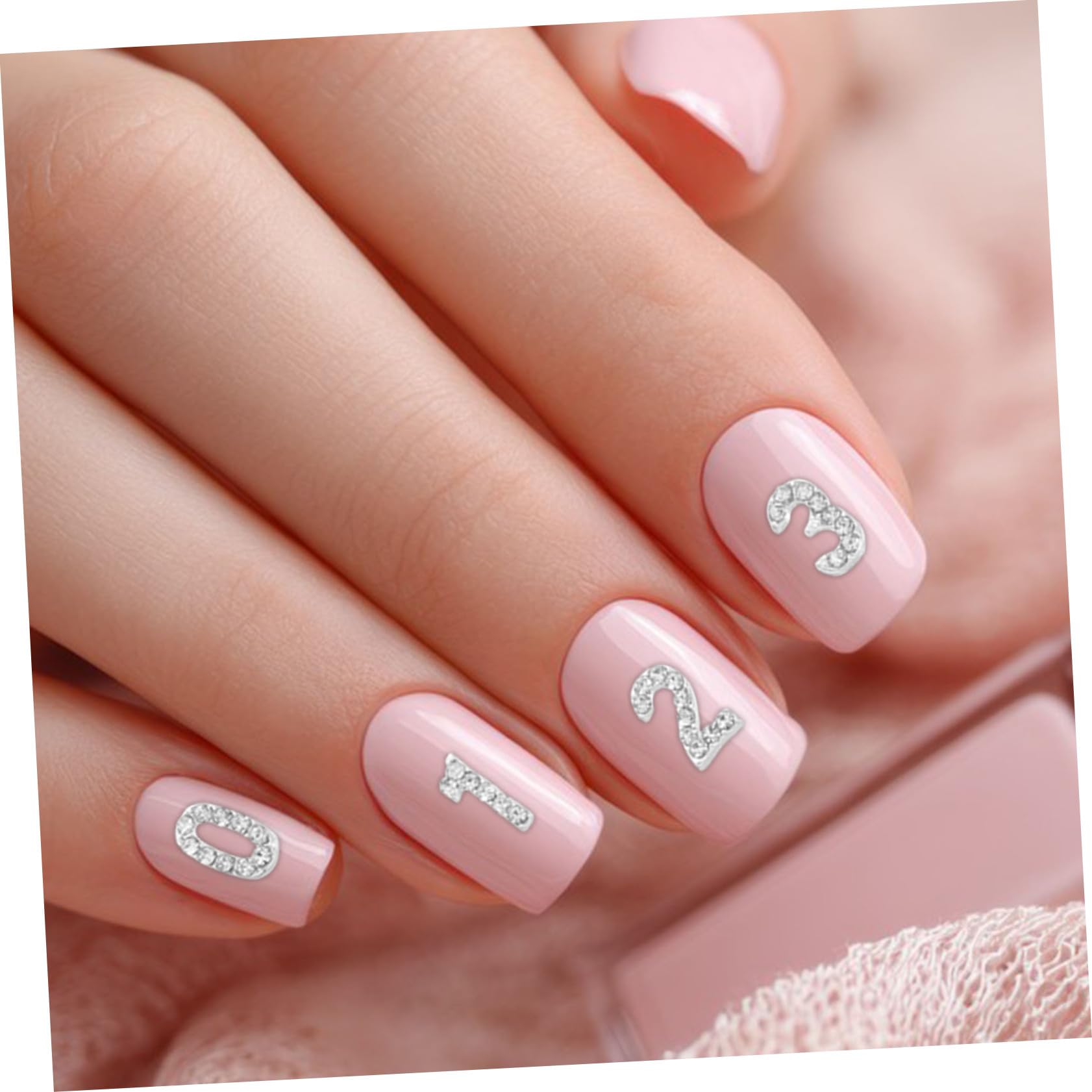 VALICLUD 100pezzi Ciondoli Numerici per Unghie Strass Dorso Piatto Decorazioni per Nail Art Gemme per Unghie Scintillanti Accessori in Ferro per Look Sofisticato e Festivo