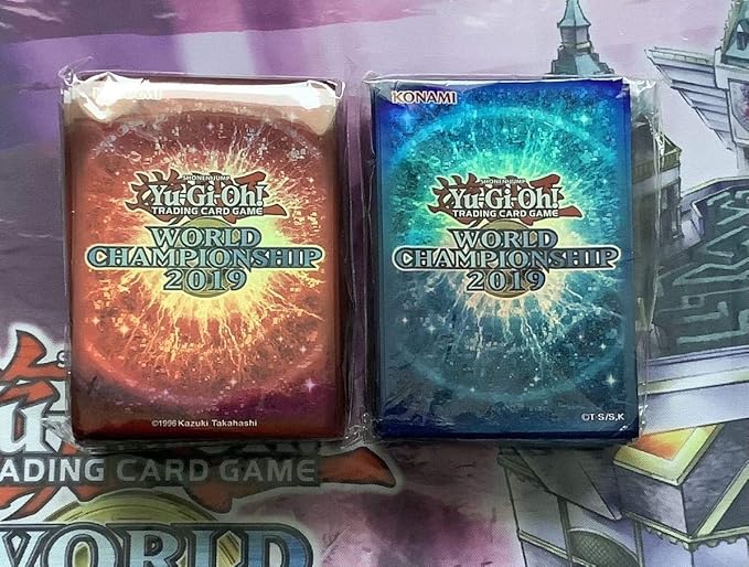 Amazon 遊戯王 スリーブ Wcs19 世界大会 赤 青 70枚 検 プレイマット 引退 大量 トレカ 通販