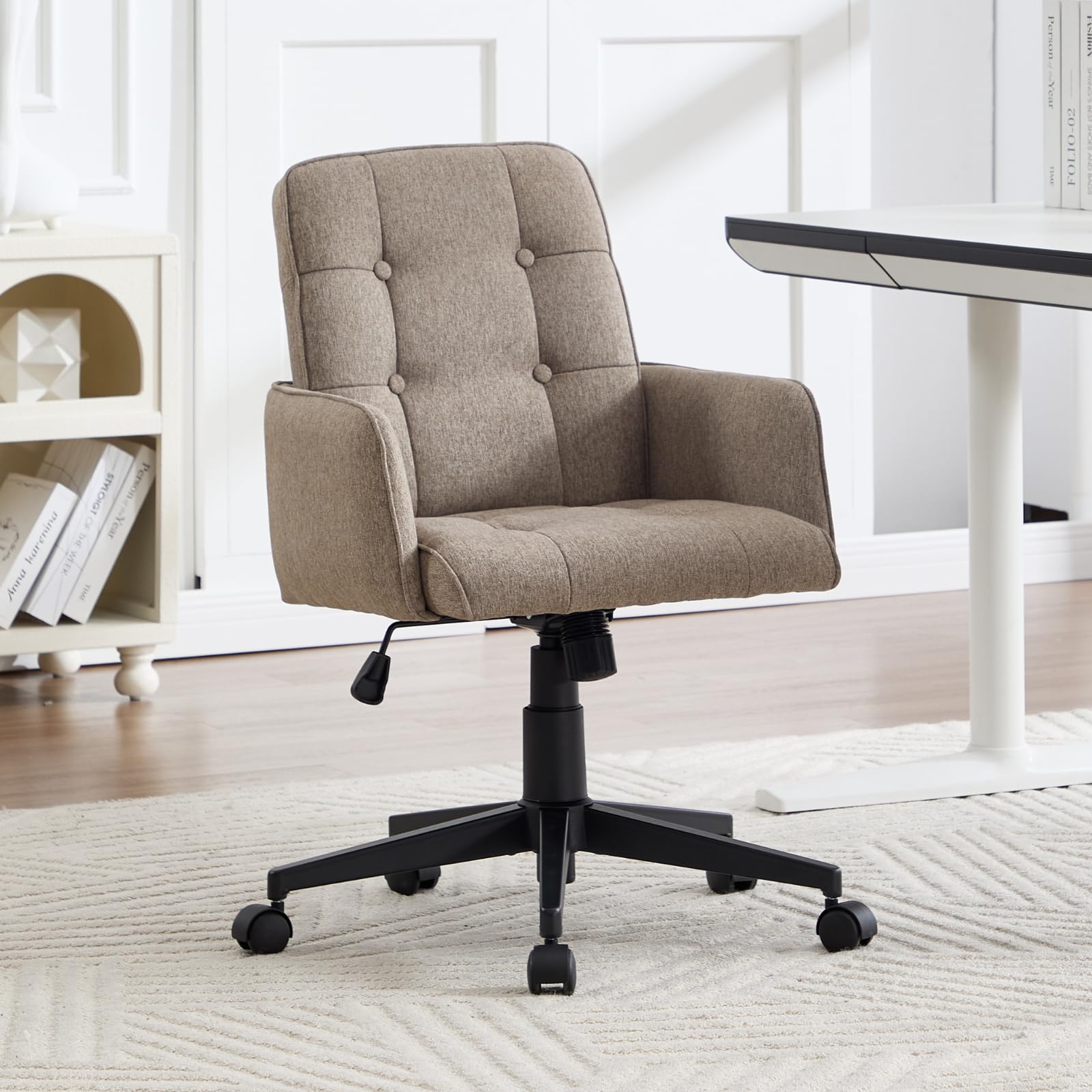 chairus Sedia da Ufficio Girevole con Ruote in Lino, Marrone | Sedie per Scrivania con Schienale Trapuntato Sedia Ufficio Altezza Regolabile con Braccioli per Ufficio/Studio/Trucco