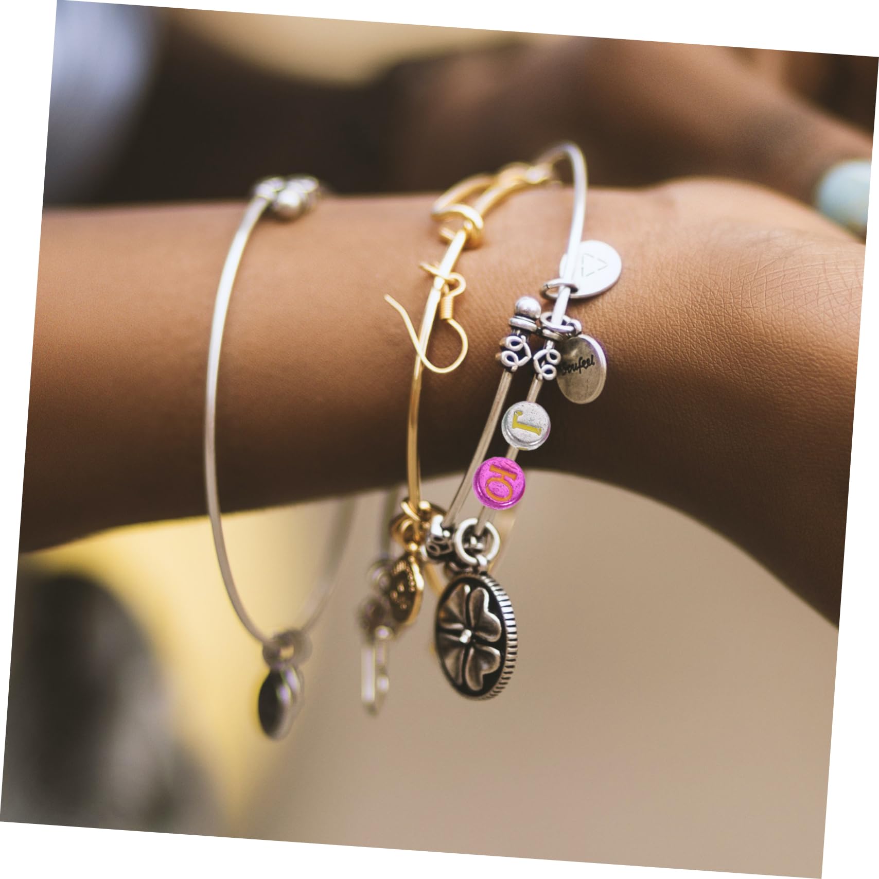 NUOBESTY 1200stücke Russische Buchstabenperlen Bunte Acrylperlen Für Diy-armbänder Und Schmuckherstellung Lochdurchmesser Für Kreative Bastelprojekte Und