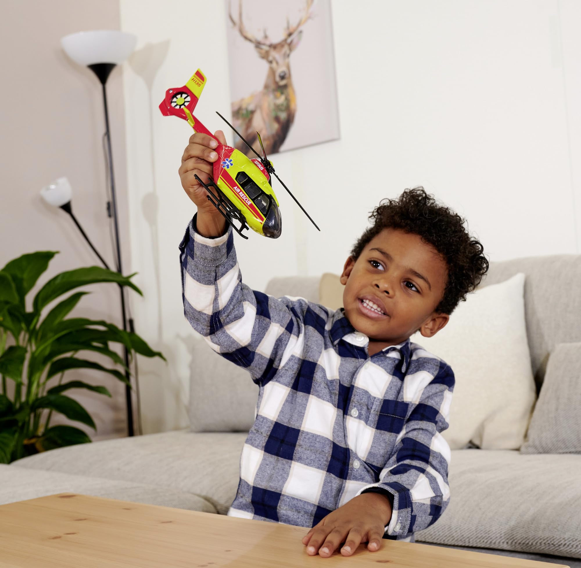 Majorette - Rettungs-Helikopter Airbus H135 (rot/gelb, 25,5 cm) - großer Spielzeug-Hubschrauber mit Metall-Rumpf, Drehpropeller, Licht & Sound, für Kinder ab 3 Jahre