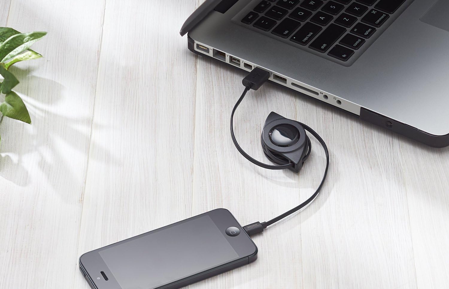 Amazon Basics Apple Certified Retractable Lightning to USB Cable, 2 Feet, 0.6 Meters, Black
