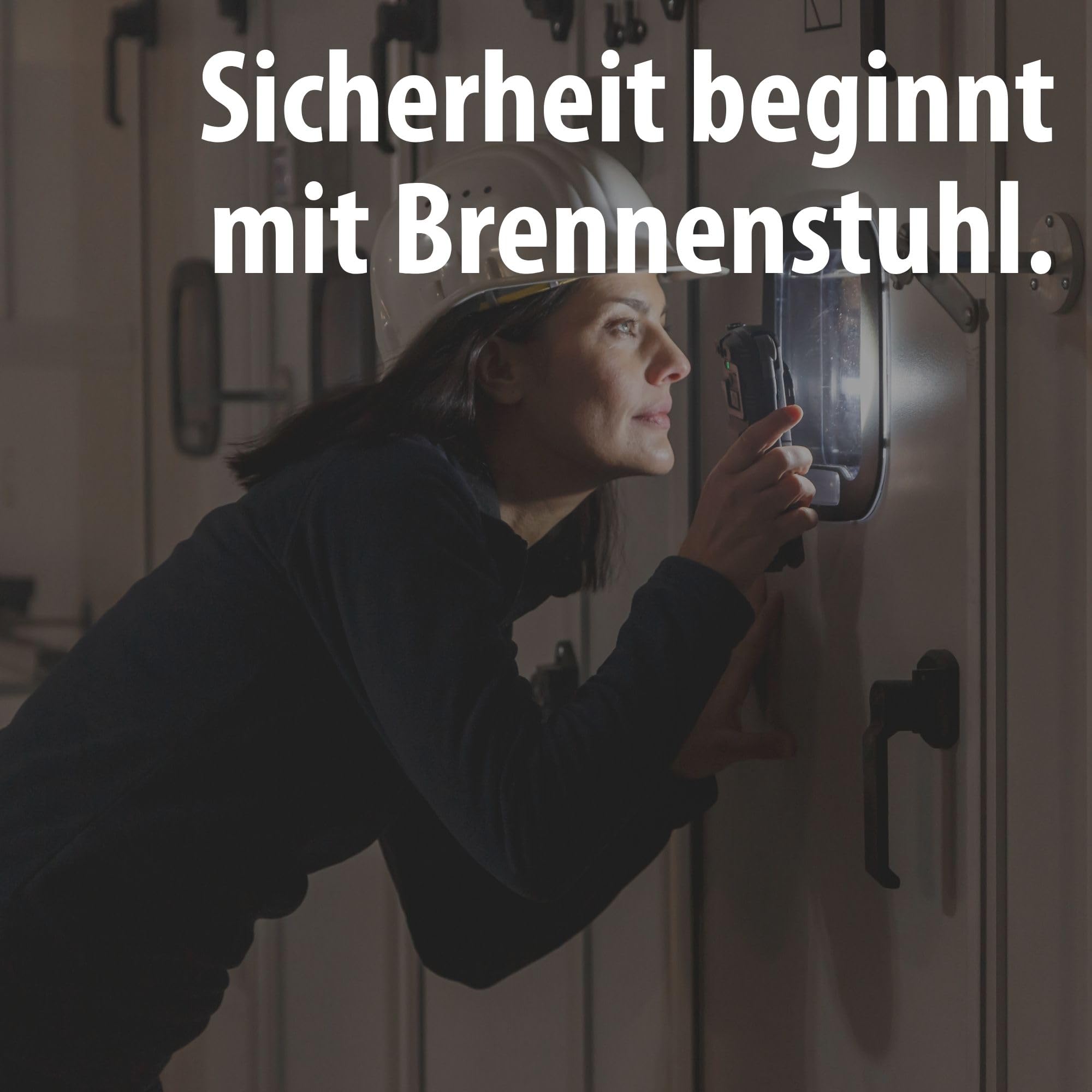 Brennenstuhl Professional Wireless Charging Set Handlampe HL 1000 ACW + Pad WCP (Akku LED Handlampe 1000+380lm, IP54, Magnet, max. 12h Leuchtdauer, tauschbarer Akku + induktive Ladestation 10W)