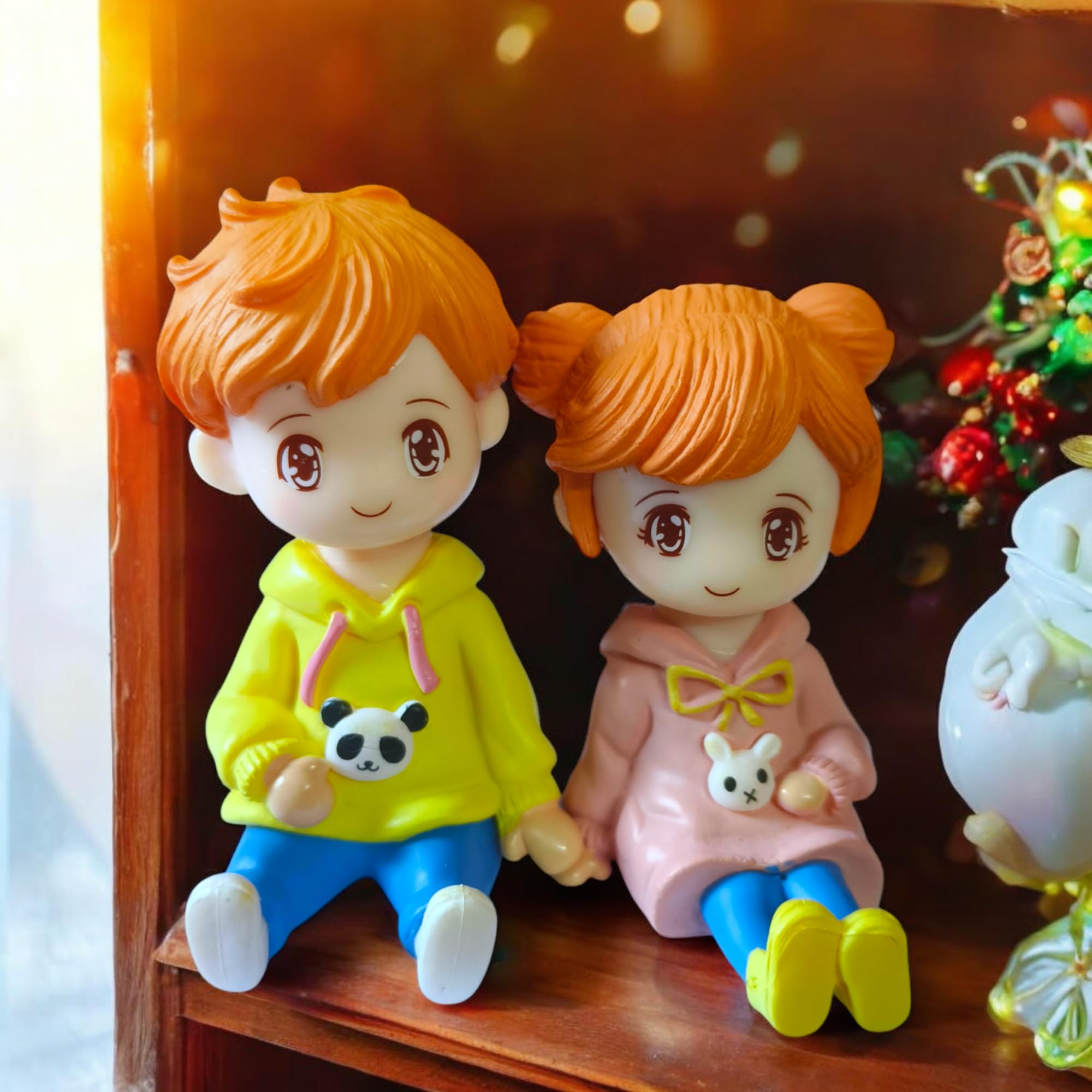 Asha Maven Miniature Couple Showpiece for Home Decor | Romantic Figurines for Living Room, Bedroom, Table, Shelf, Office | Gift for Anniversary, Valentine’s Day, Wedding (Kissies Couple)