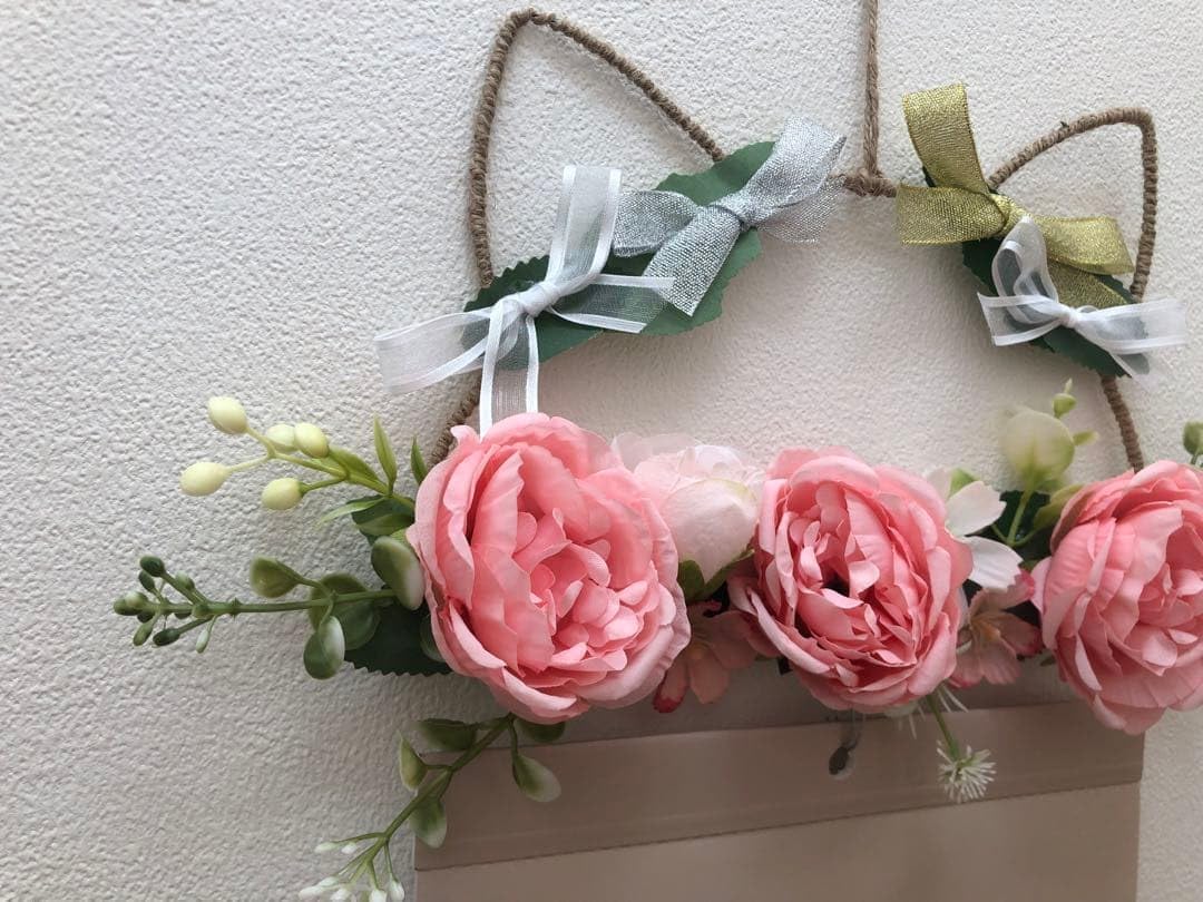 2026年（令和8年）壁掛けカレンダー（ミニ） ネコちゃん オリジナルシール付き – THE DOG STORE 2026年 ふんわりピンクカラー 可愛い猫 カレンダー ガーランド リース