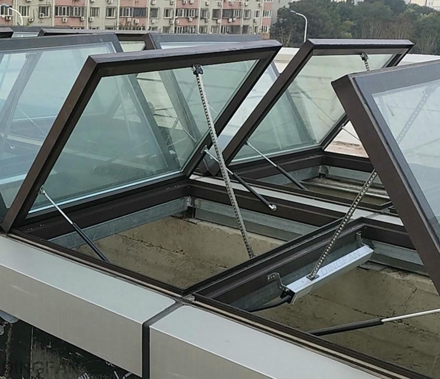 Electric Chain Window Opener Actuator, Motorized Window Opener and Closers for Hanging Window,Skylight,Roof Vent and More(700mm)-