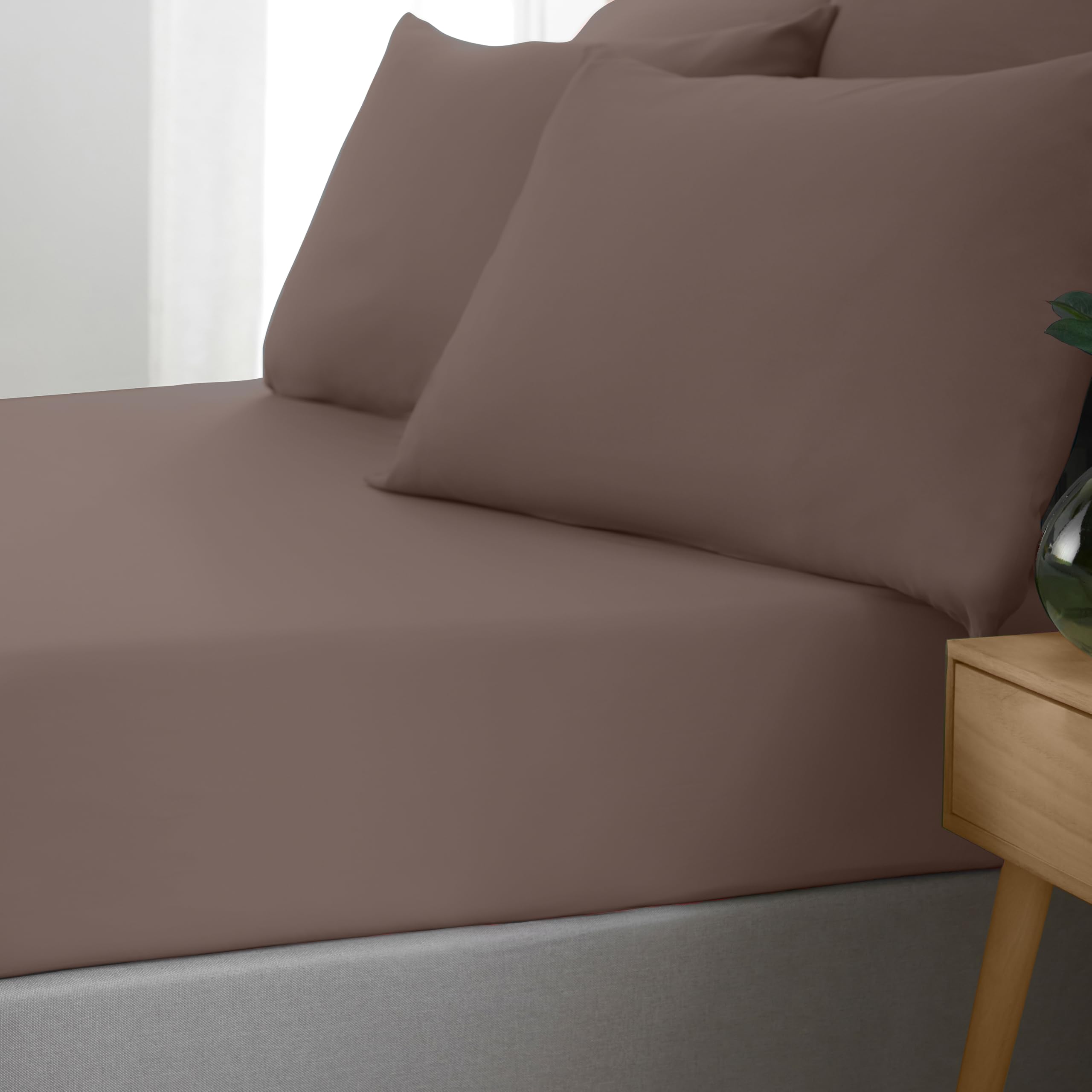 Catherine Lansfield So Soft Non-Iron Super King Fitted Sheet Chocolate