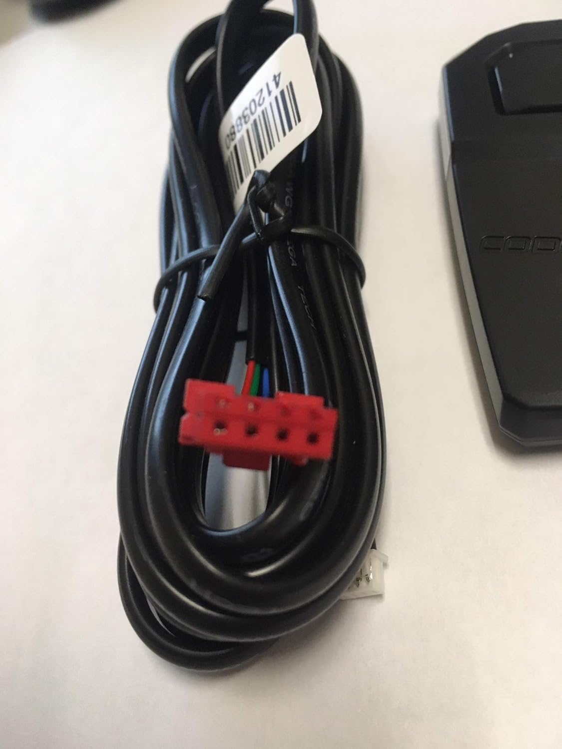 Code Alarm 41203880 antenna cable with red 4-pin connector and white 4-pin connector